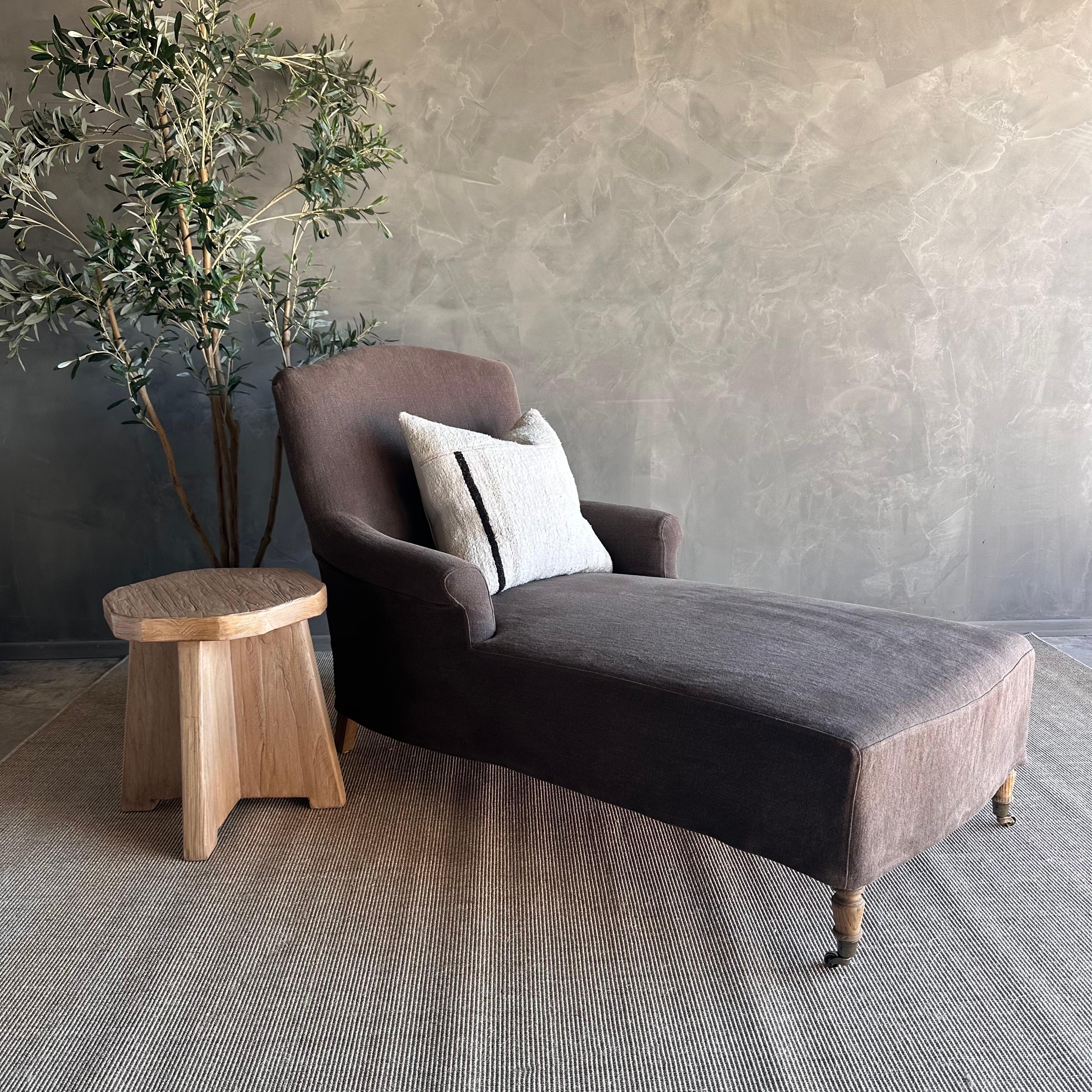 Chaise longue Alma recouverte de lin lavé Brown Stone en vente 3