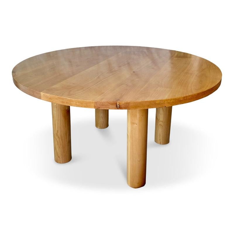 Alma Dining Table In New Condition In Los Angeles, CA