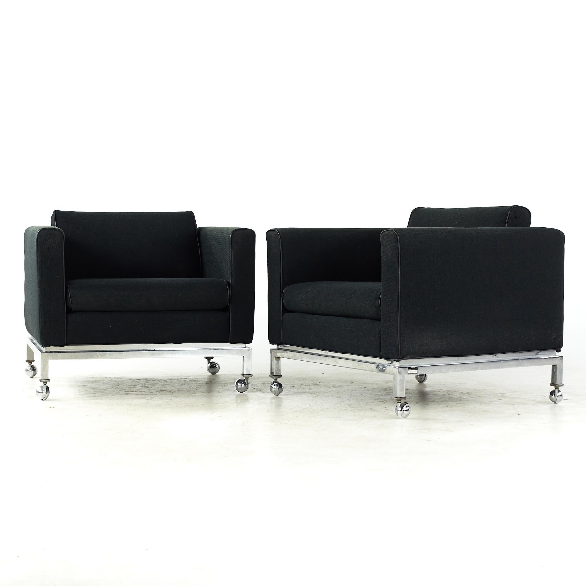 Mid-Century Modern Alma Midcentury Rolling Chrome Lounge Chairs, Pair For Sale