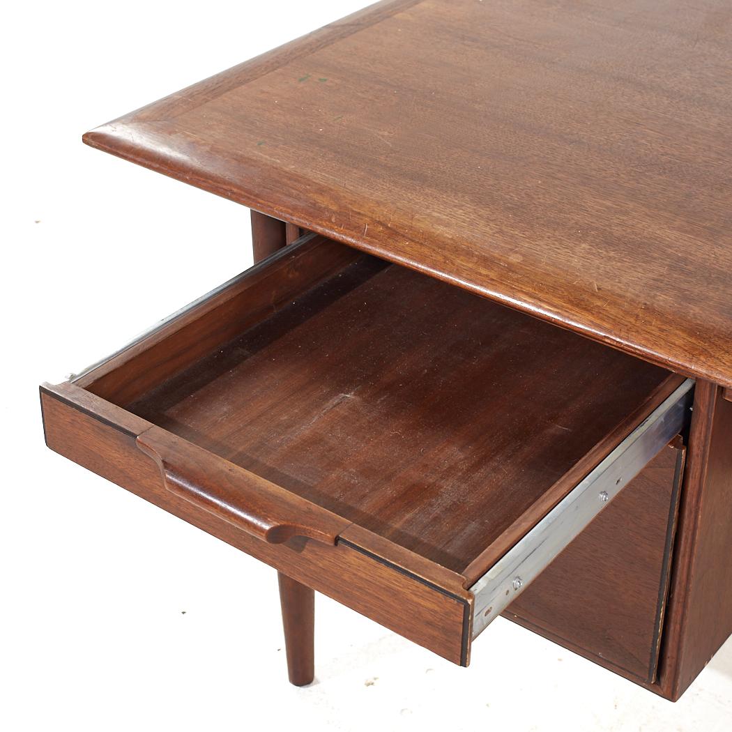 Alma Mid Century Walnut and Leather Executive Desk For Sale 5