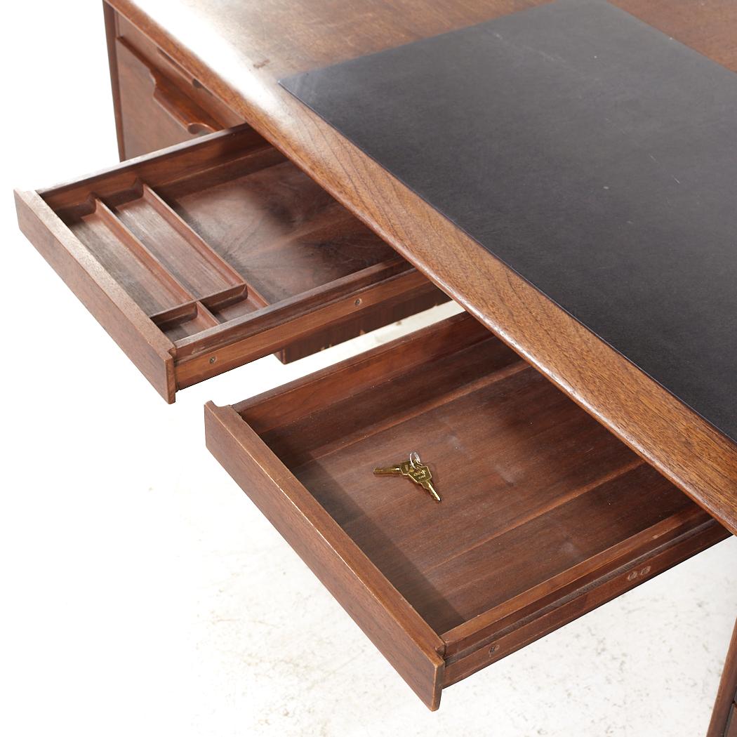 Alma Mid Century Walnut and Leather Executive Desk For Sale 8