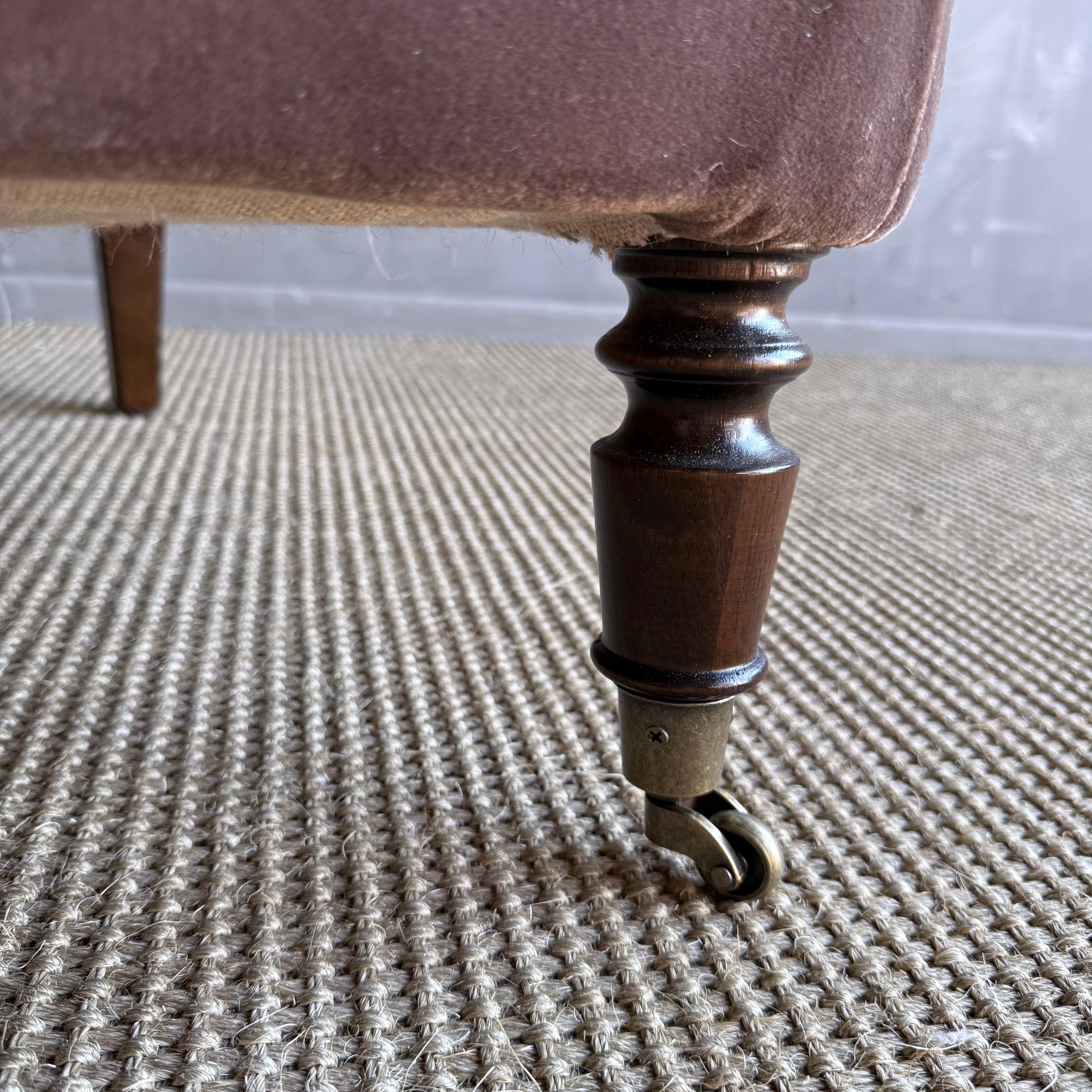 Alma Napoleon Style Accent Chair in Velvet im Angebot 2