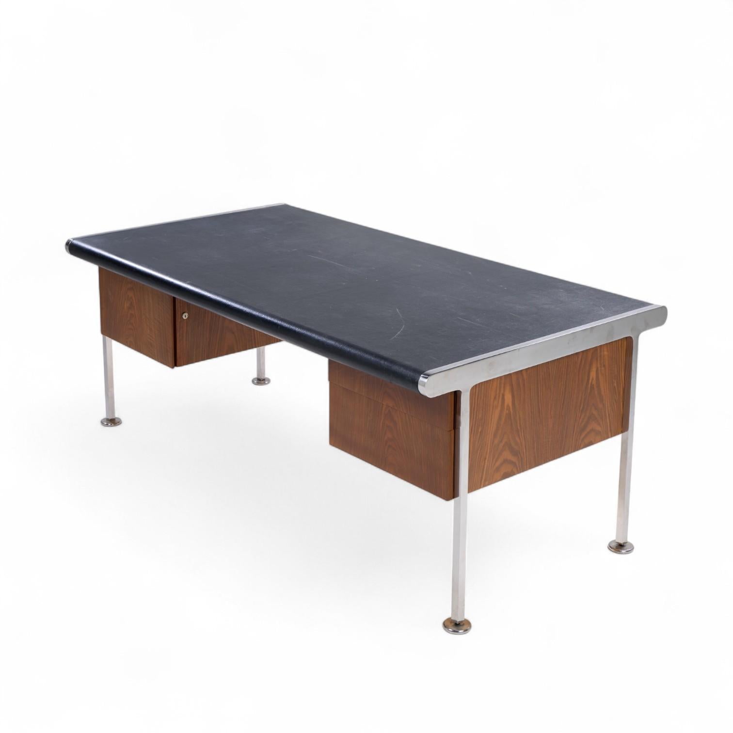 Bureau de direction en cuir et chrome Alma Style Mid Century en vente 4