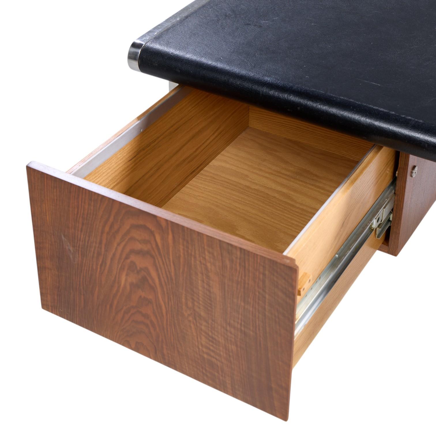 Cuir Bureau de direction en cuir et chrome Alma Style Mid Century en vente