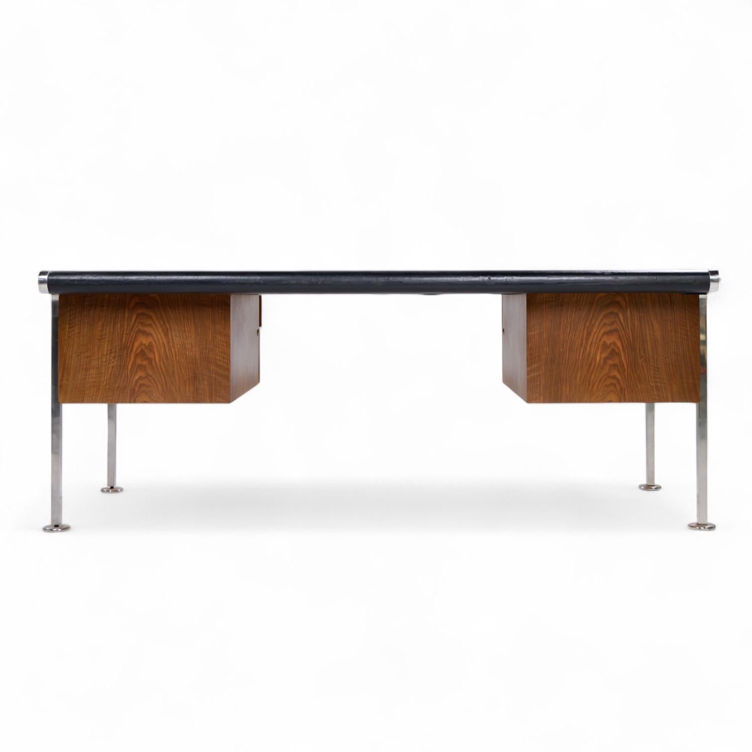 Bureau de direction en cuir et chrome Alma Style Mid Century en vente 3