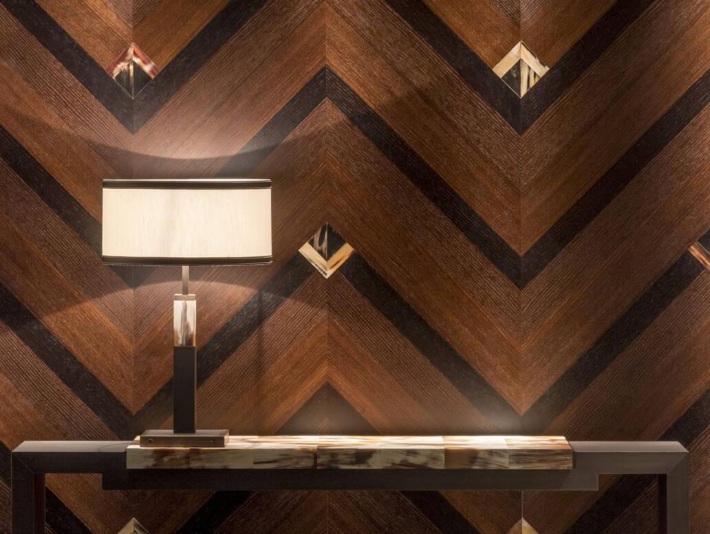 Alma Table Lamp II by Arcahorn
Dimensions: D 40 x H 63 cm
Materials: Horn, leather, brass.

Table lamp in matte horn and Tosca leather (cat. D), dark brown color. Burnished brass detailing with exposed screws in 24K gold plated brass. Lampshade in