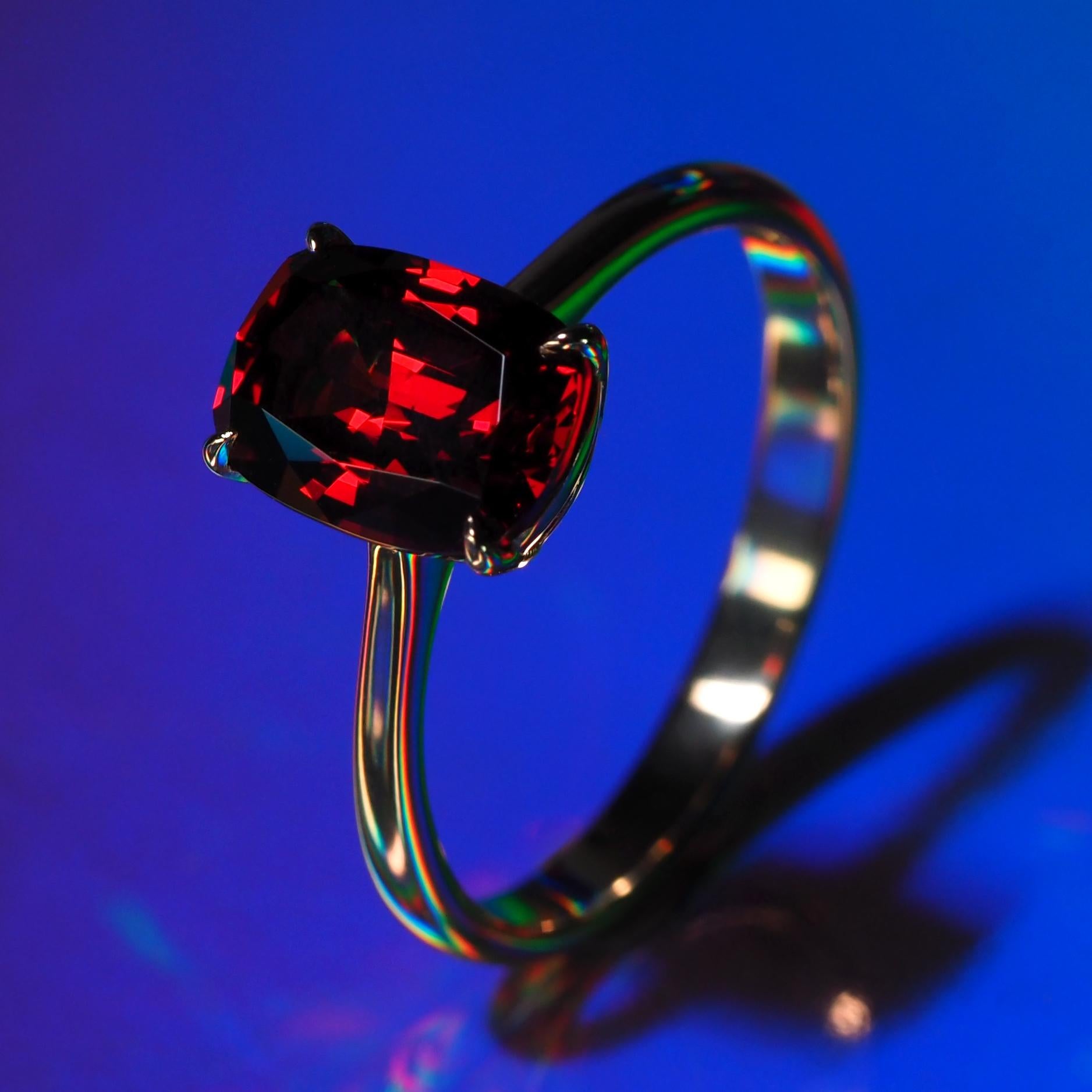 Women's or Men's Almandine Red Garnet Ring Gold Engagement Ring For Sale