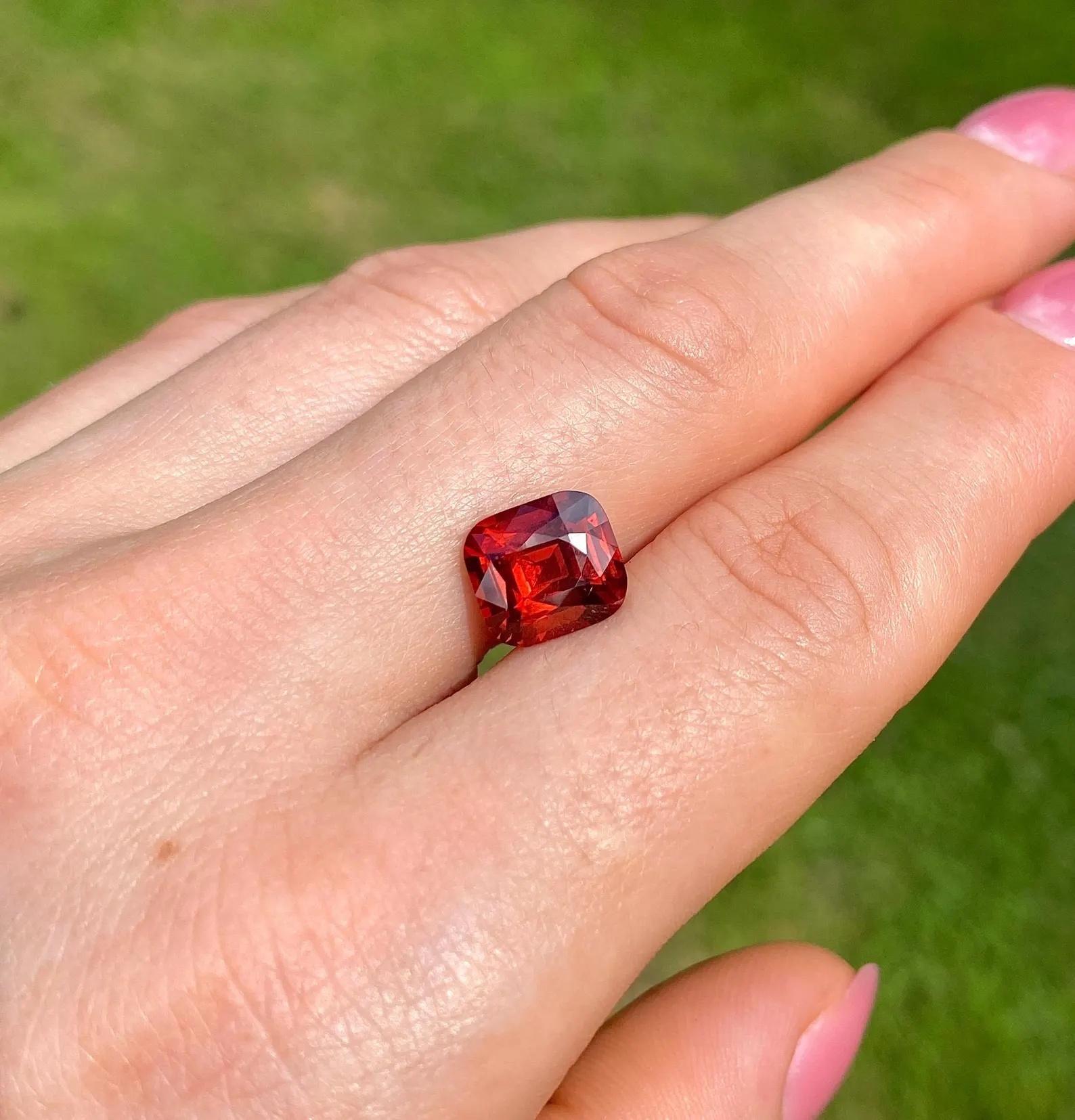 Almandin-Spessartin-Granat 4,57ct natürlicher Edelstein, Kissenschliff, Zertifikat für Damen oder Herren im Angebot