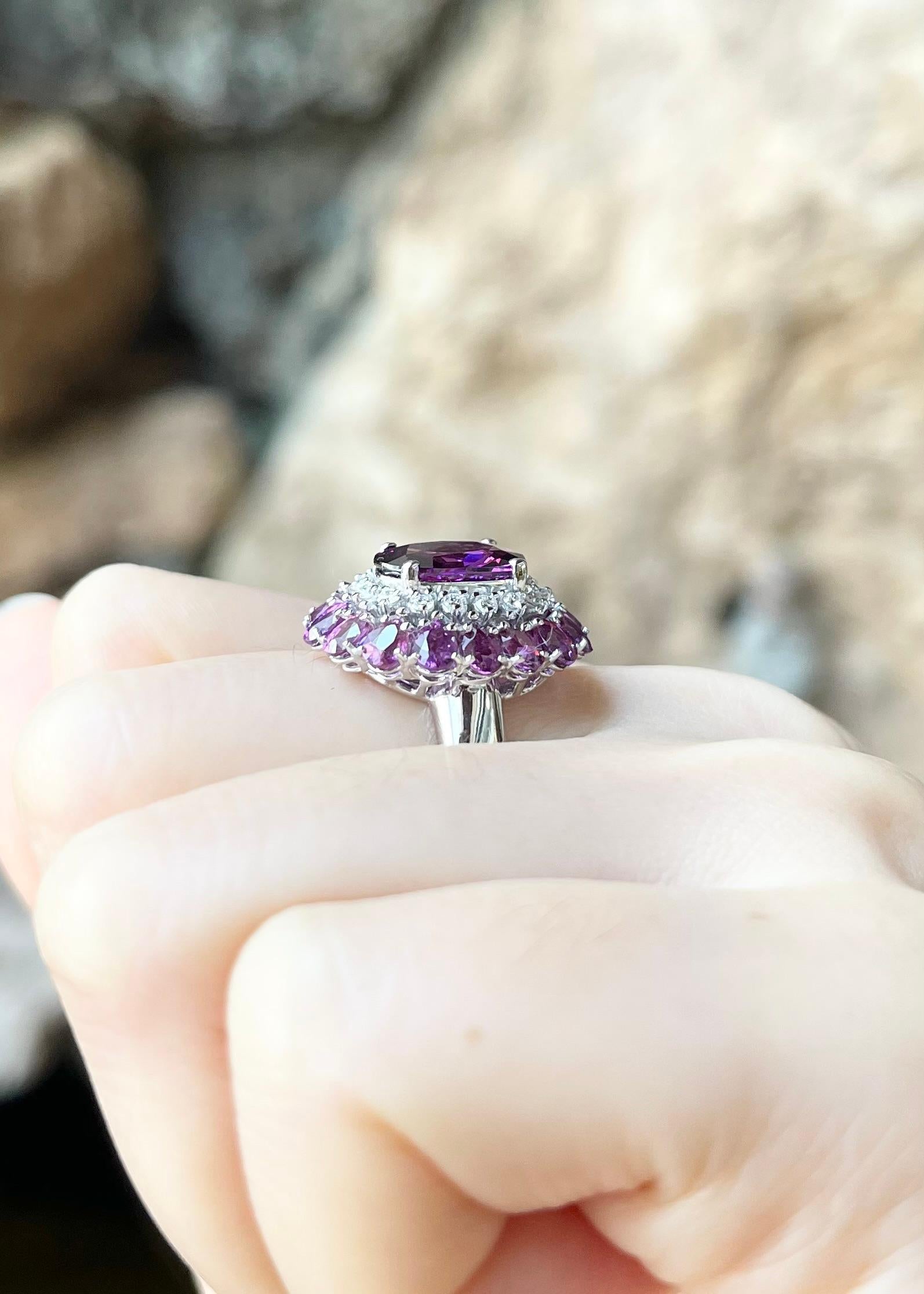 Almandit-Granat und Diamant-Ring in 18K Weißgold-Fassung im Angebot 1