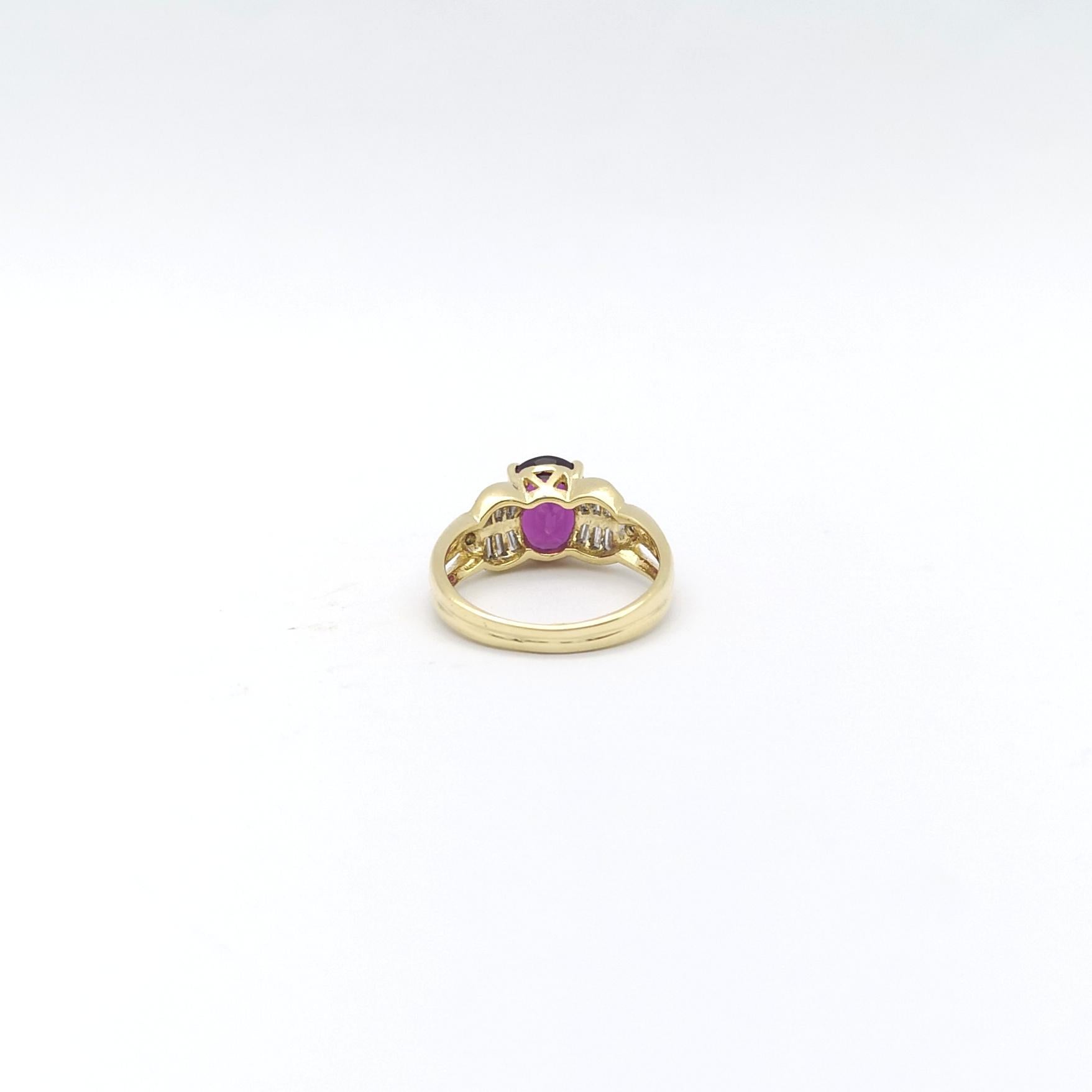 Anello con granato di almandite e diamanti con montatura in oro 18 carati in vendita 6