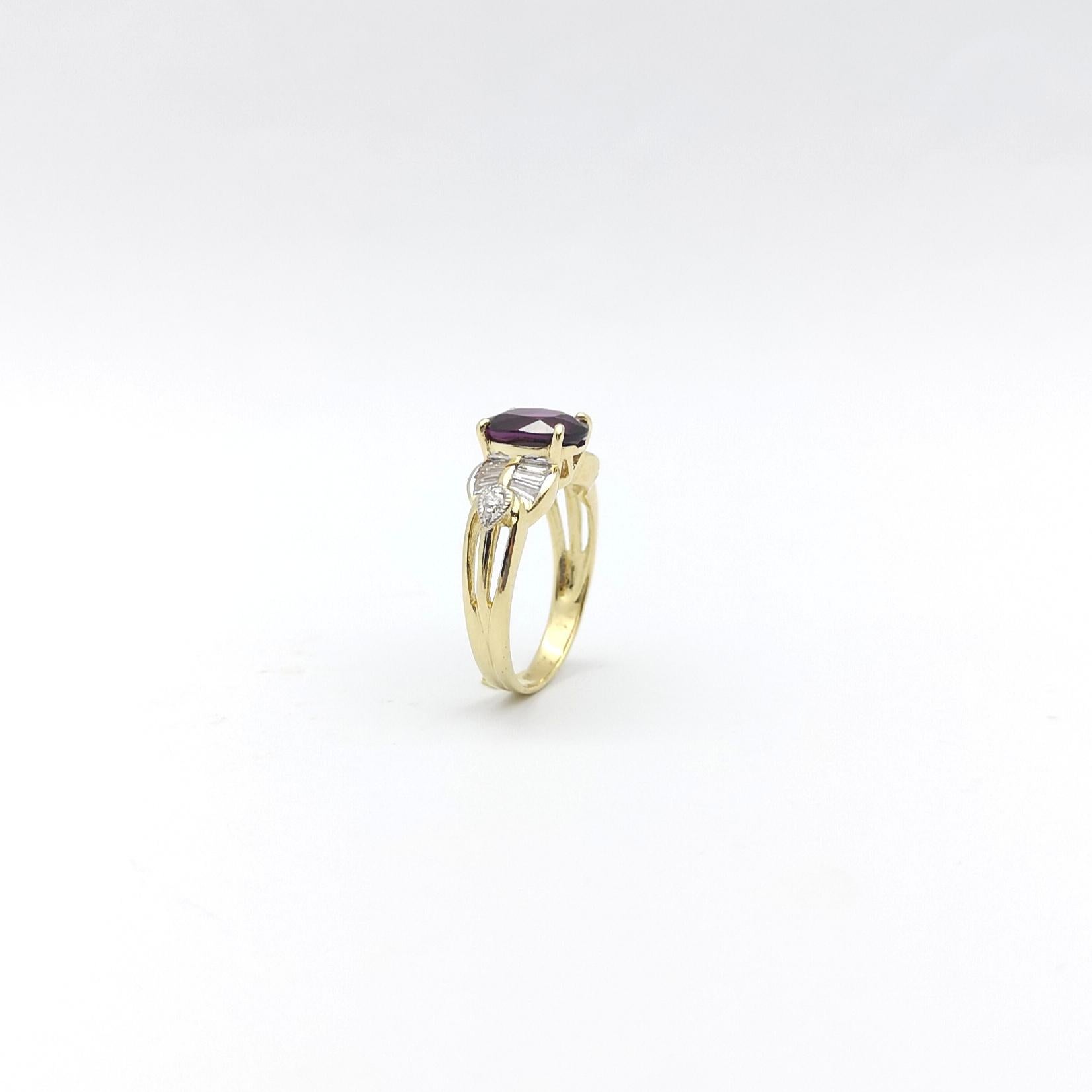 Anello con granato di almandite e diamanti con montatura in oro 18 carati in vendita 9