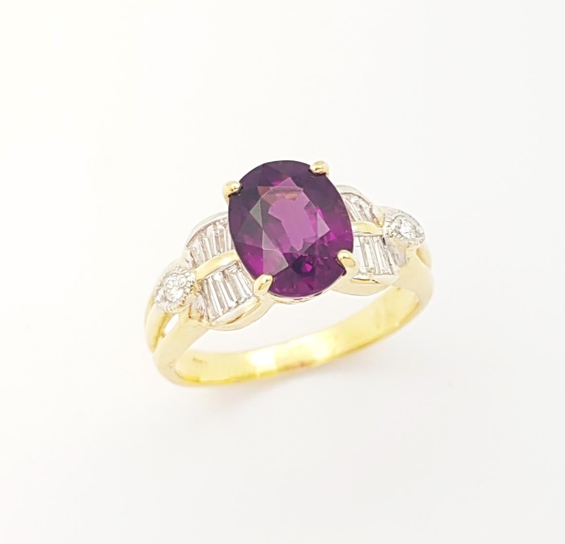 Anello con granato di almandite e diamanti con montatura in oro 18 carati in vendita 2