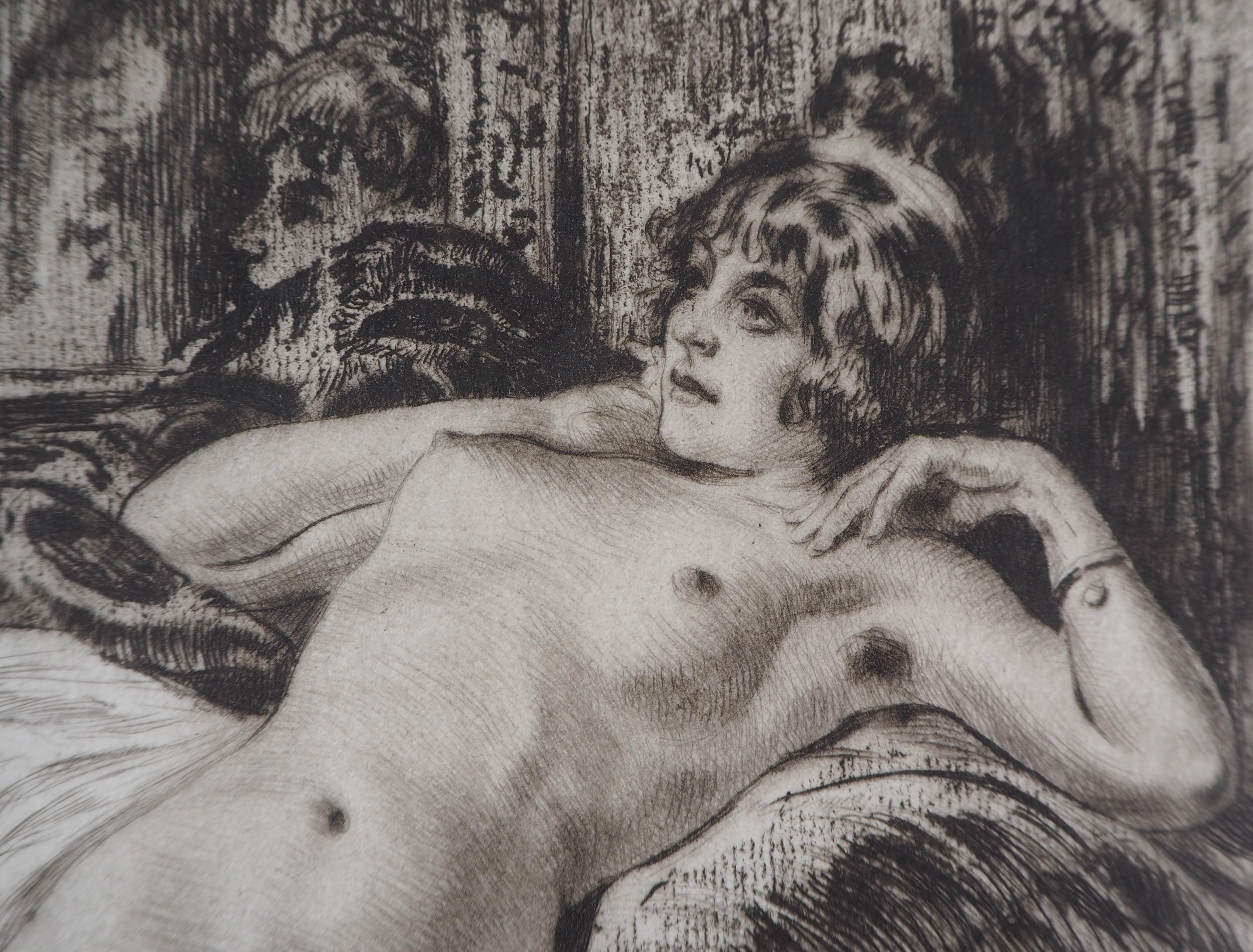 Alméry Lobel-Riche
Lying Nude on a bed

Original etching
Handsigned in pencil
Numbered /12
On parchment 31 x 22.5 cm (c. 12.2 x 8.9 inches)

Excellent condition