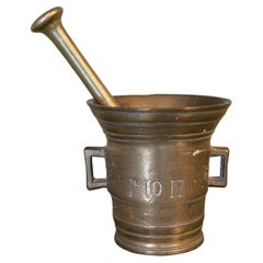 Almirez De Bronce Del S XIX Con Asas Y Decoraciones E Inscripción De Letras