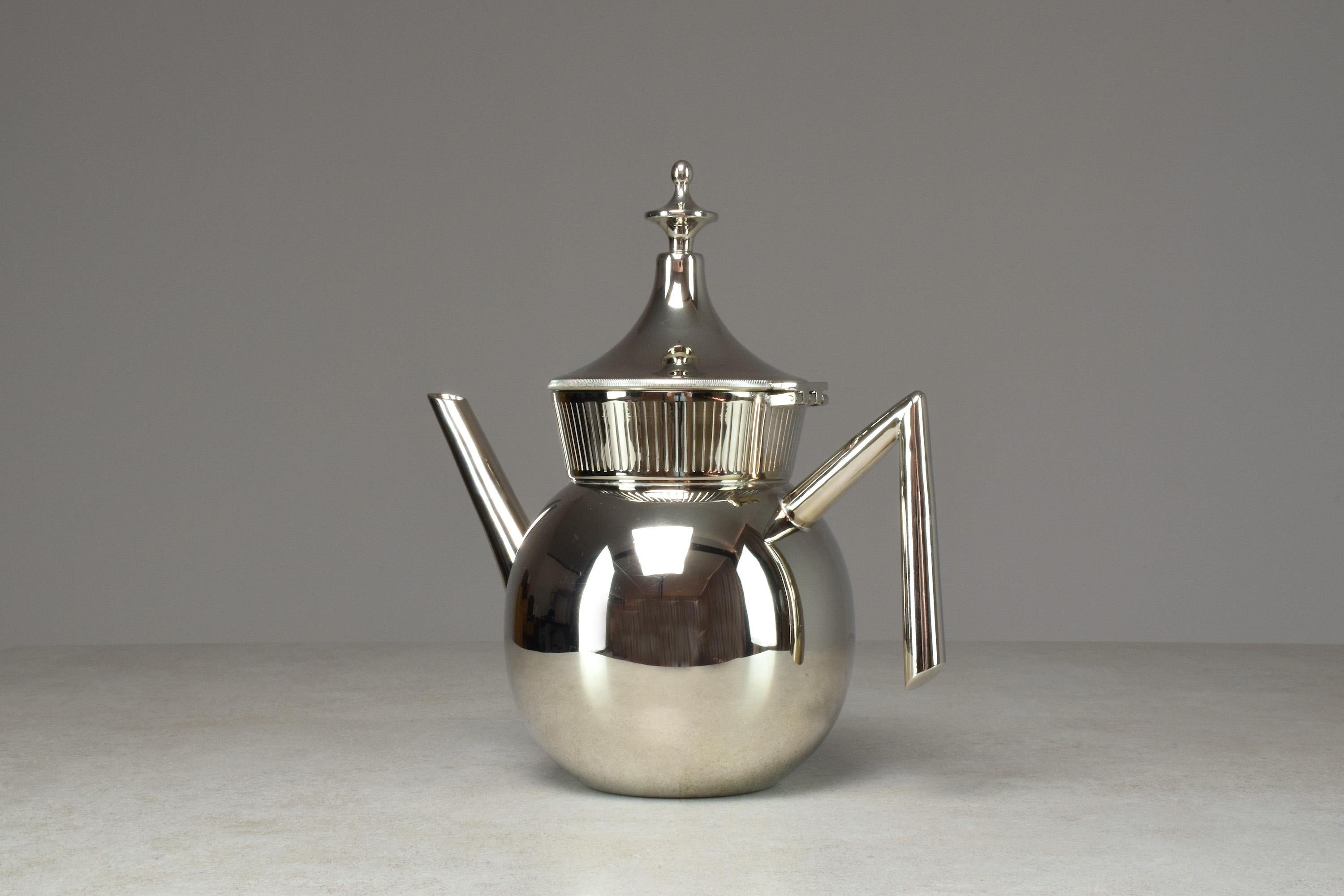 Almis-M  Handcrafted Moroccan Teapot by Jonathan Amar In New Condition For Sale In Paris, FR