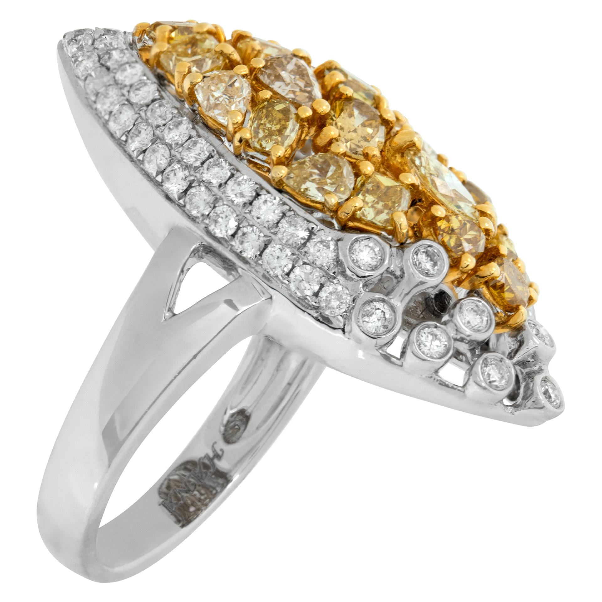 Women's Almond shaped Diamond 18K White gold ring For Sale