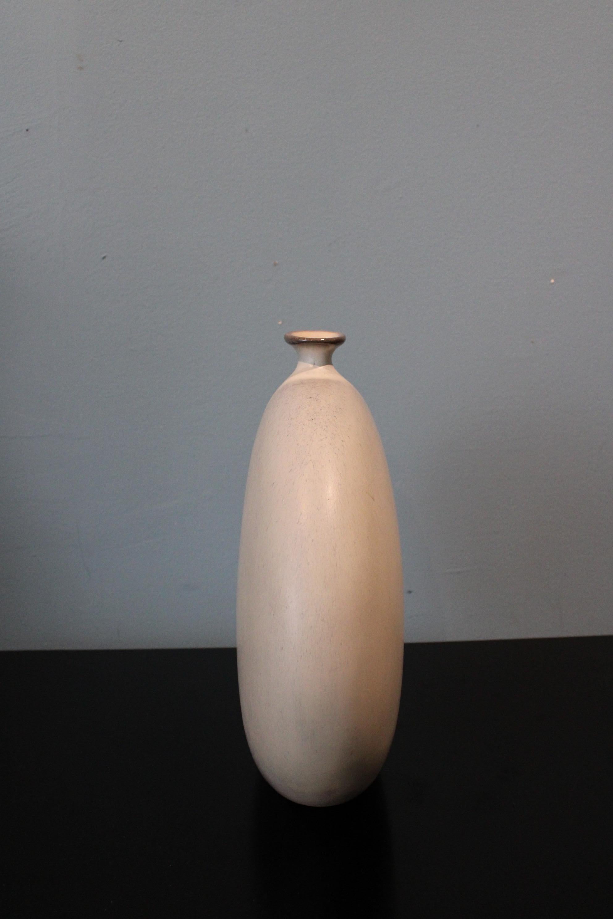 Almond Vase by Ruelland. France, circa 1970 In Good Condition In Paris, FR