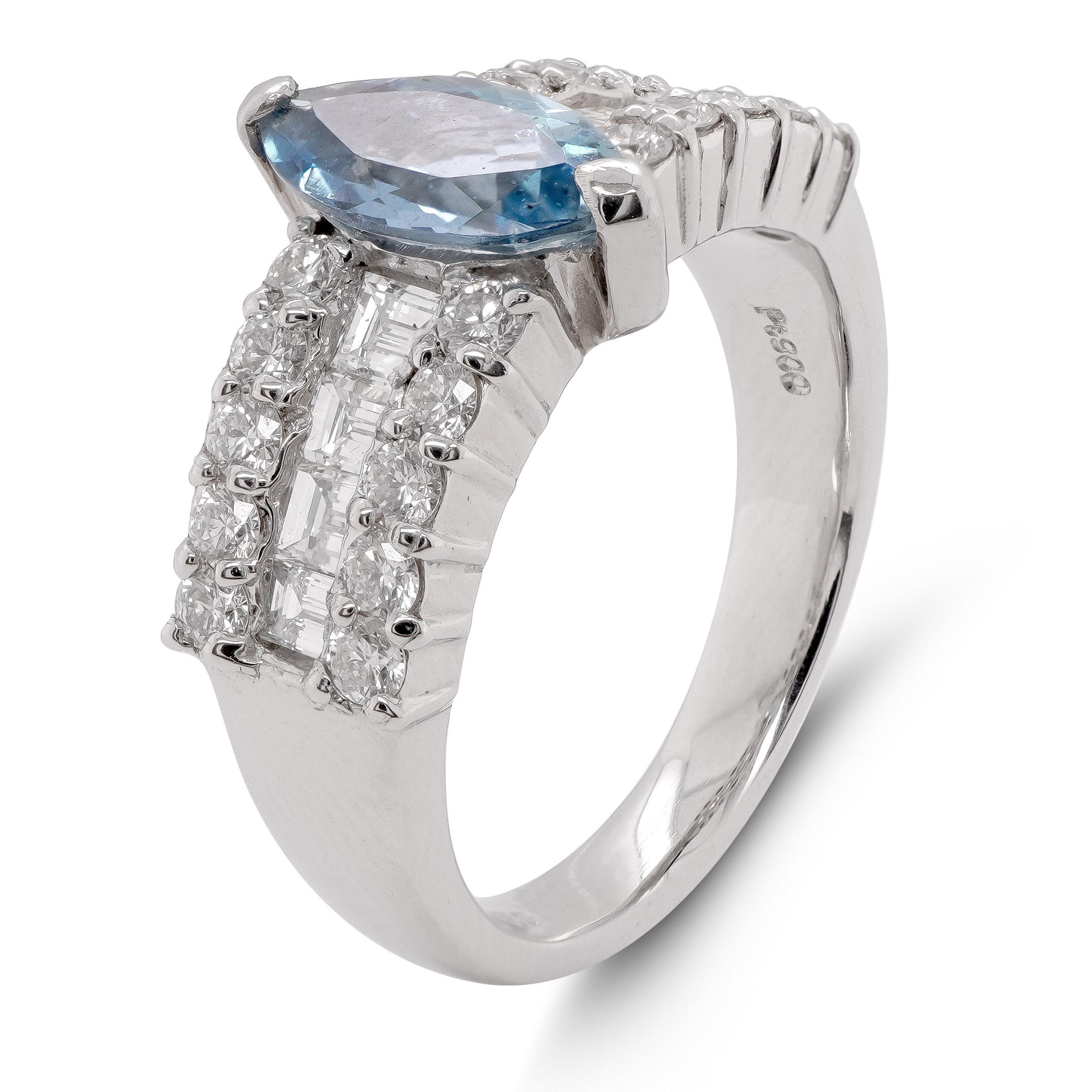fast 1 Karat Santa Maria Aquamarin & 1 Karat Weißer Diamant PT900 Außergewöhnlicher Ring (Marquiseschliff) im Angebot
