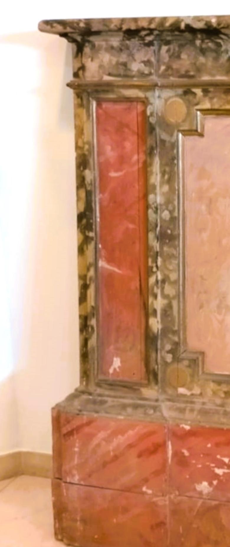 Dekoratives Wandelement aus Kunstmarmor in Schachtelform, lackiert im Zustand „Hervorragend“ im Angebot in Cesena, FC