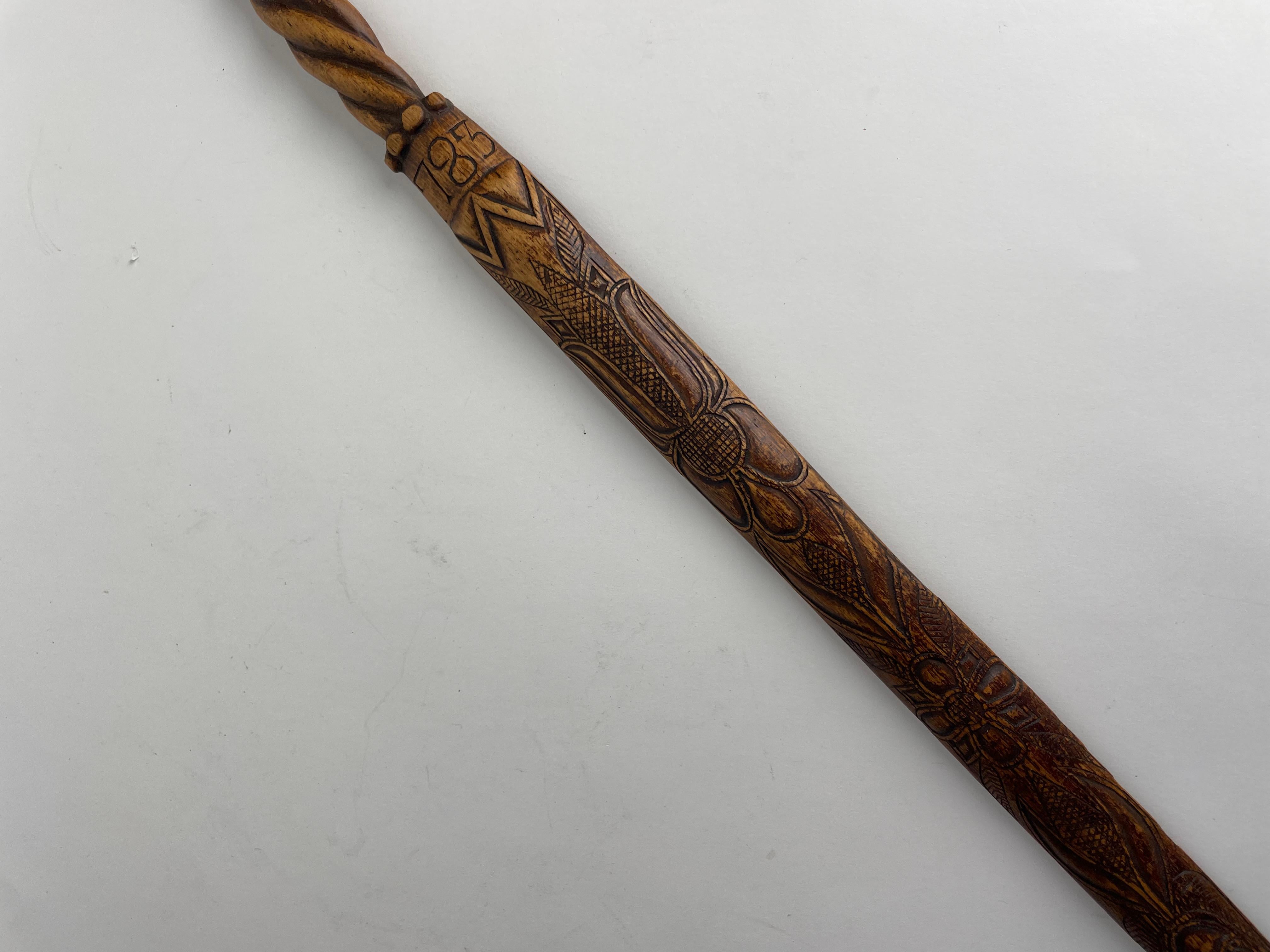 Alnmått (mesure cubique) en bouleau avec une couronne noble. Gustavien, daté de 1783 Bon état - En vente à Knivsta, SE