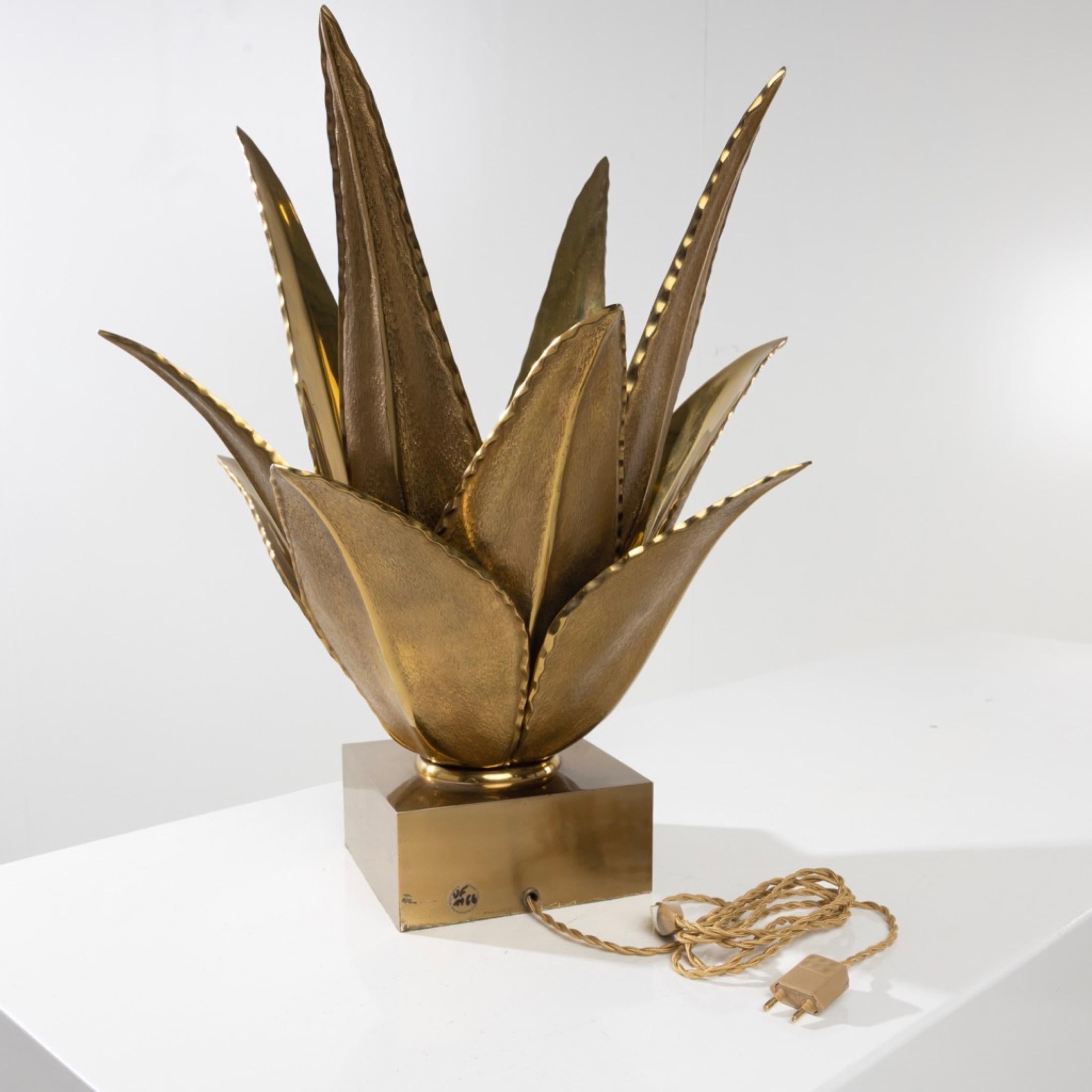 Aloes by Maison Charles – Bronze table lamp with medal patina 1