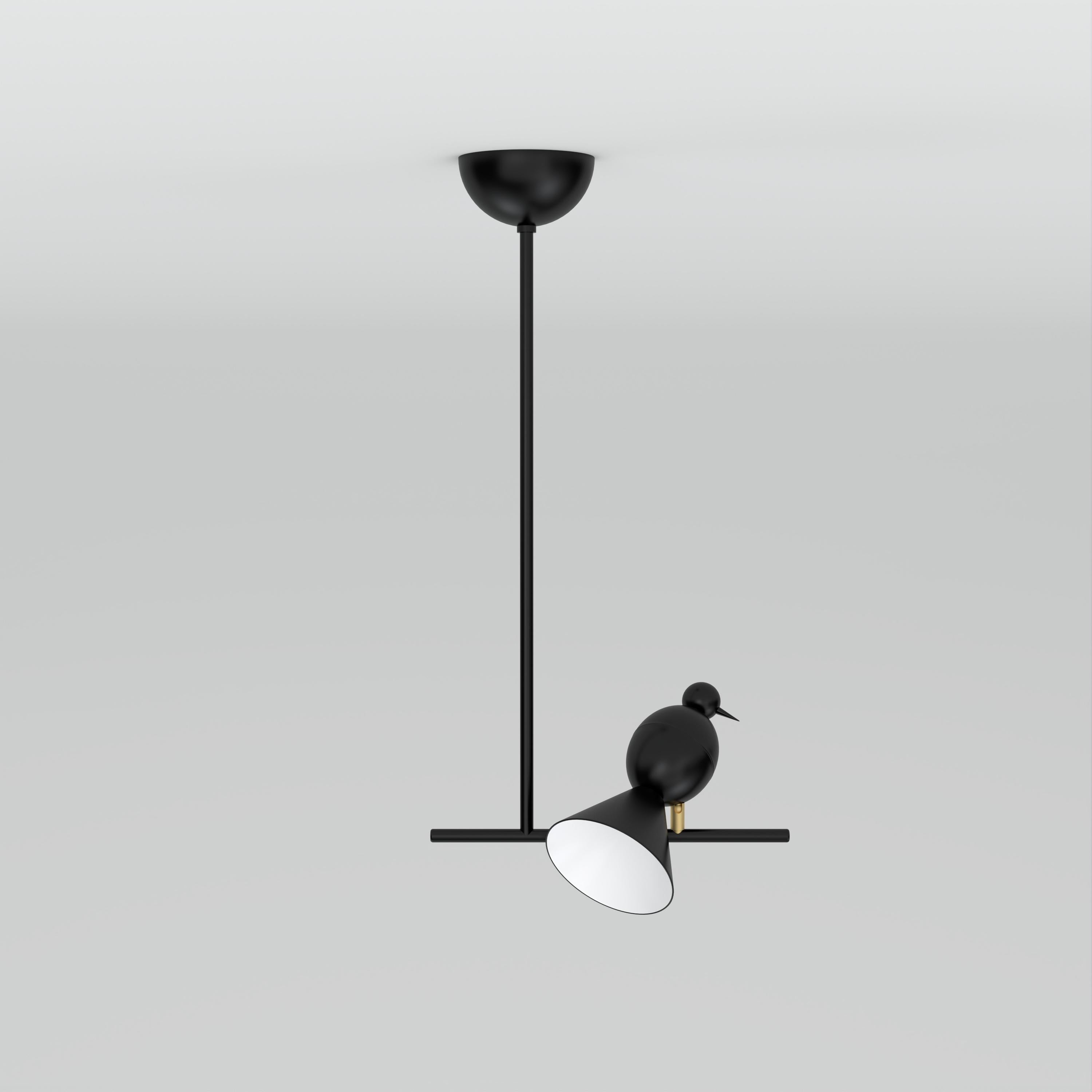 Plafoniera Alouette 1 Bird T di Atelier A&T
Dimensioni: P 10 x L 32 x H 60 cm.
Materiali: Metallo verniciato a polvere.

Disponibile nelle versioni nera, bianca o a colori.
Disponibile anche con riflettore in ottone.

Tutte le nostre lampade possono