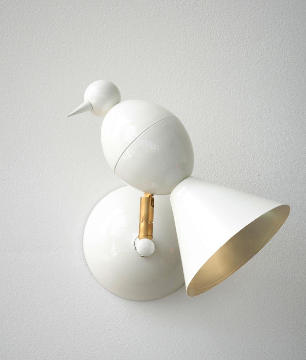 Lights Alouette par Atelier Areti
Dimensions : D 19,5 x L 19,7 x H 20,7 cm.
Matériaux : Métal peint par poudrage.

Disponible en noir, en blanc ou en couleur.
Également disponible avec un réflecteur blanc.

Toutes nos lampes peuvent être câblées en