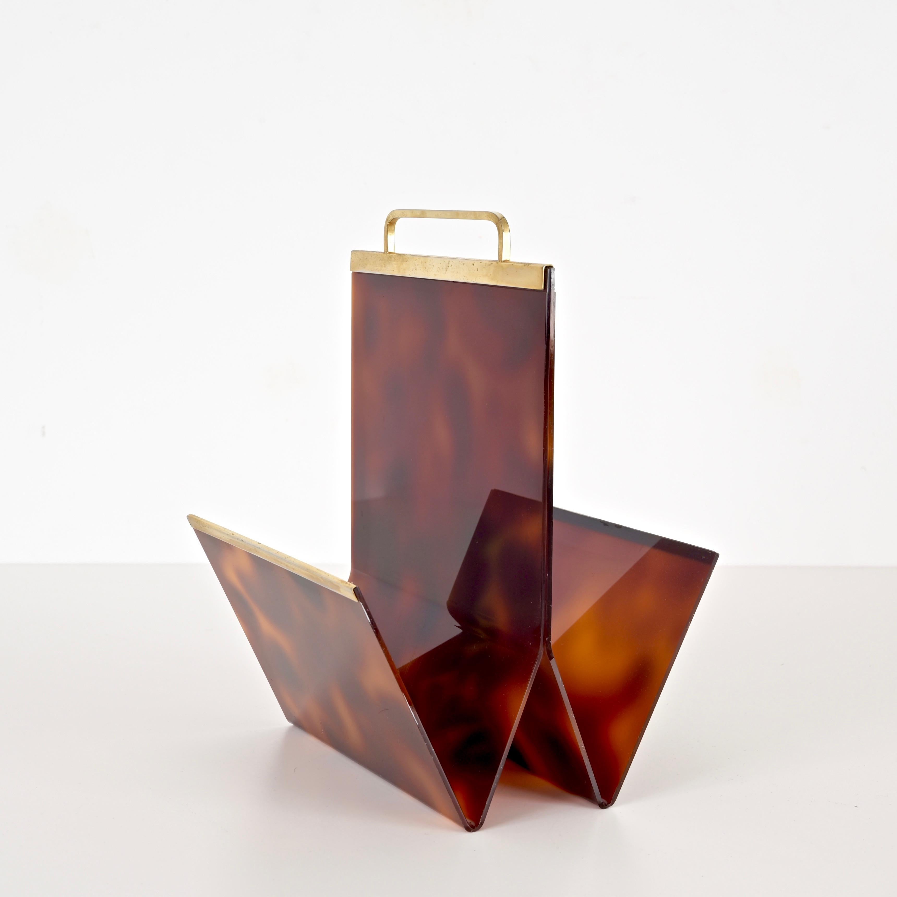 Hand-Crafted Alpac Midcentury Tortoiseshell Lucite and Brass Magazine Rack, Dior, France 1970 For Sale
