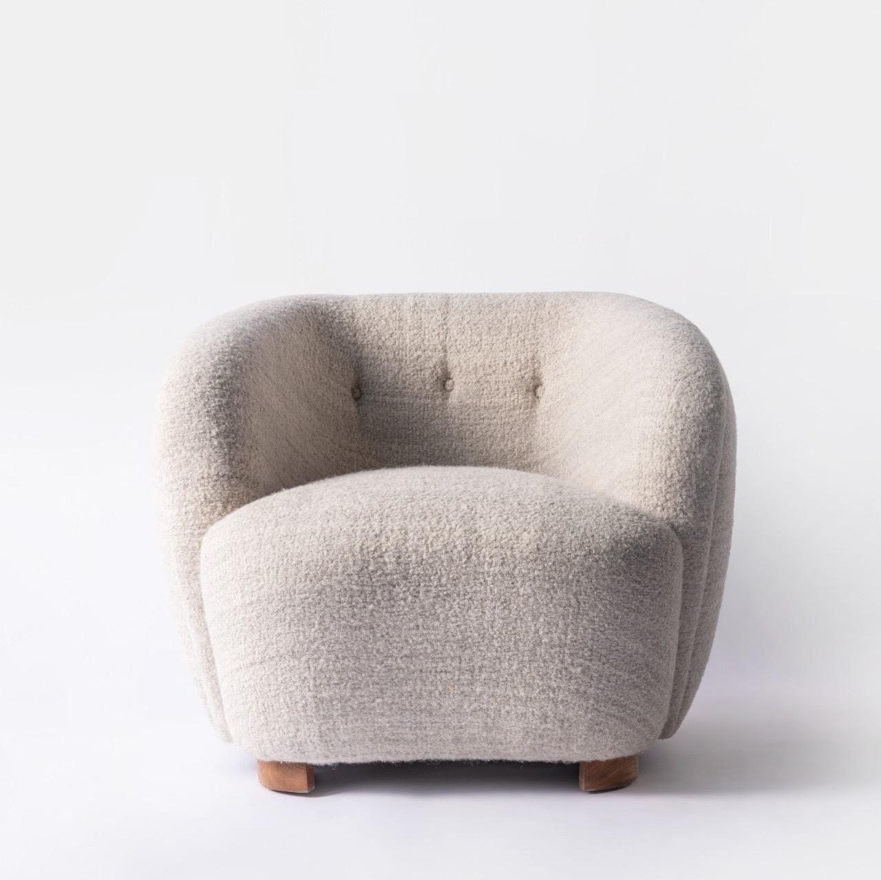 Made in Mexico by Mixma by our artisans trained in traditional French upholstery techniques. Every curve and detail is meticulously hand-sewn to bring this design to life. A true statement piece for the connoisseur in the know.