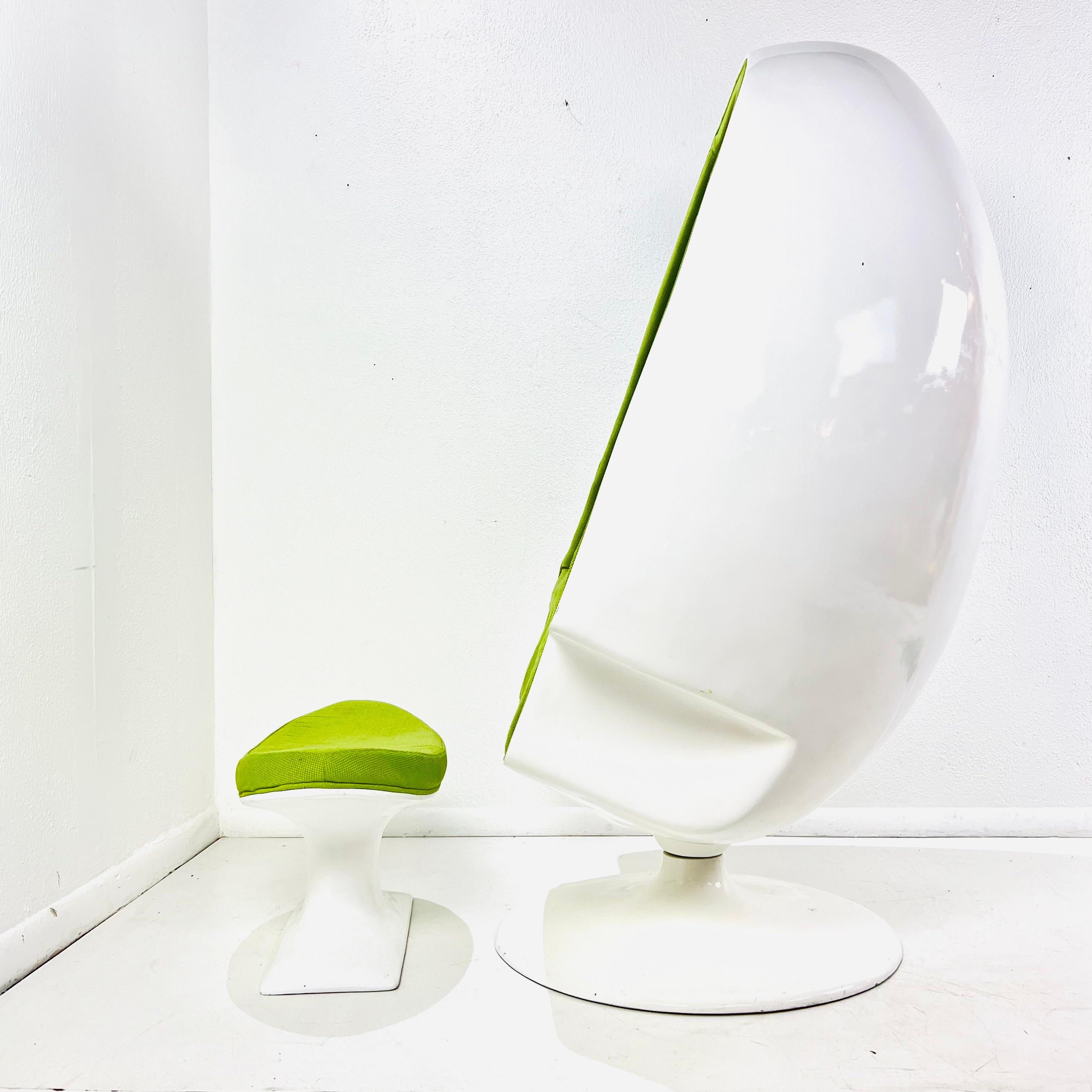 Alpha Egg Chair with Ottoman in the Style of Lee West For Sale 5