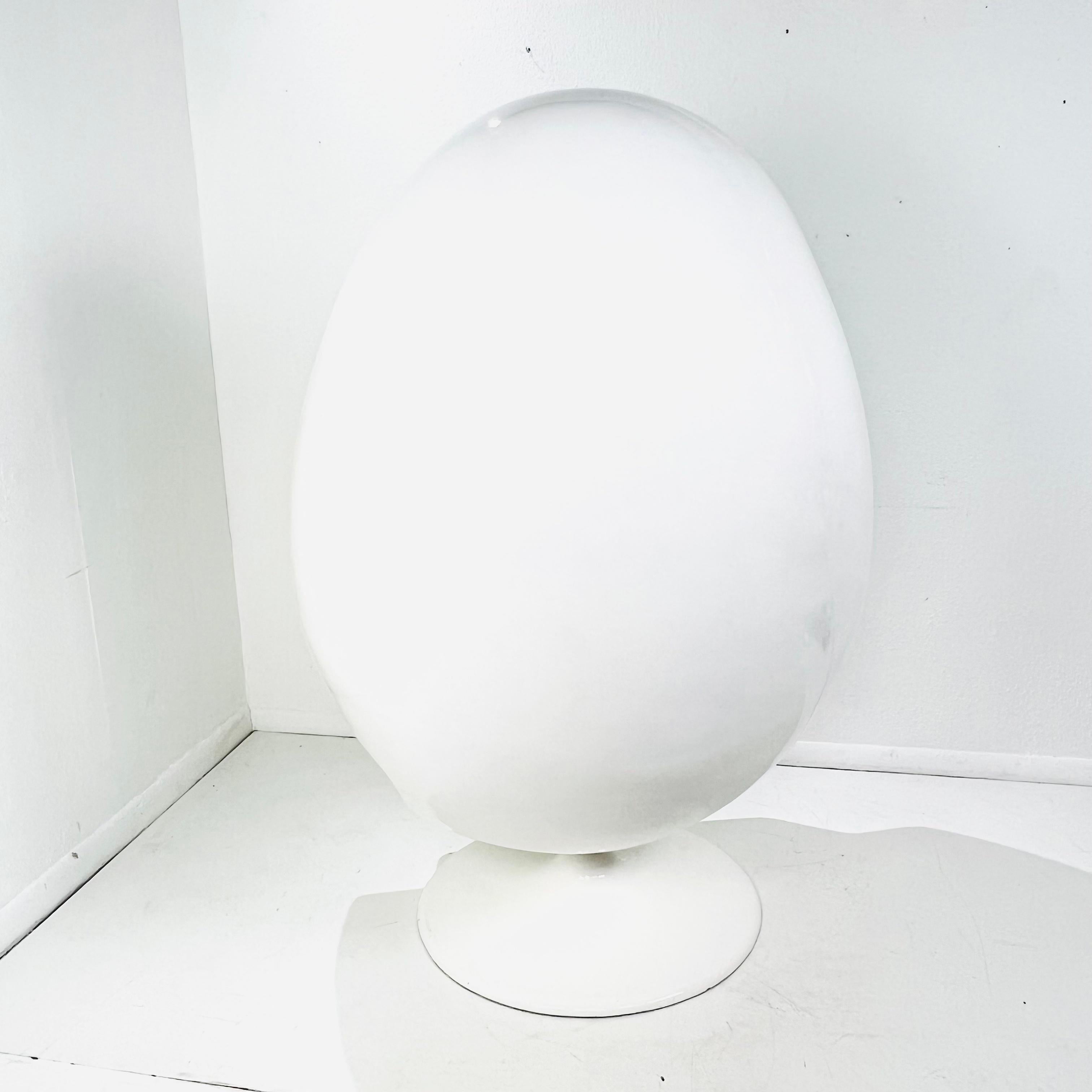 Alpha Egg Chair with Ottoman in the Style of Lee West For Sale 6