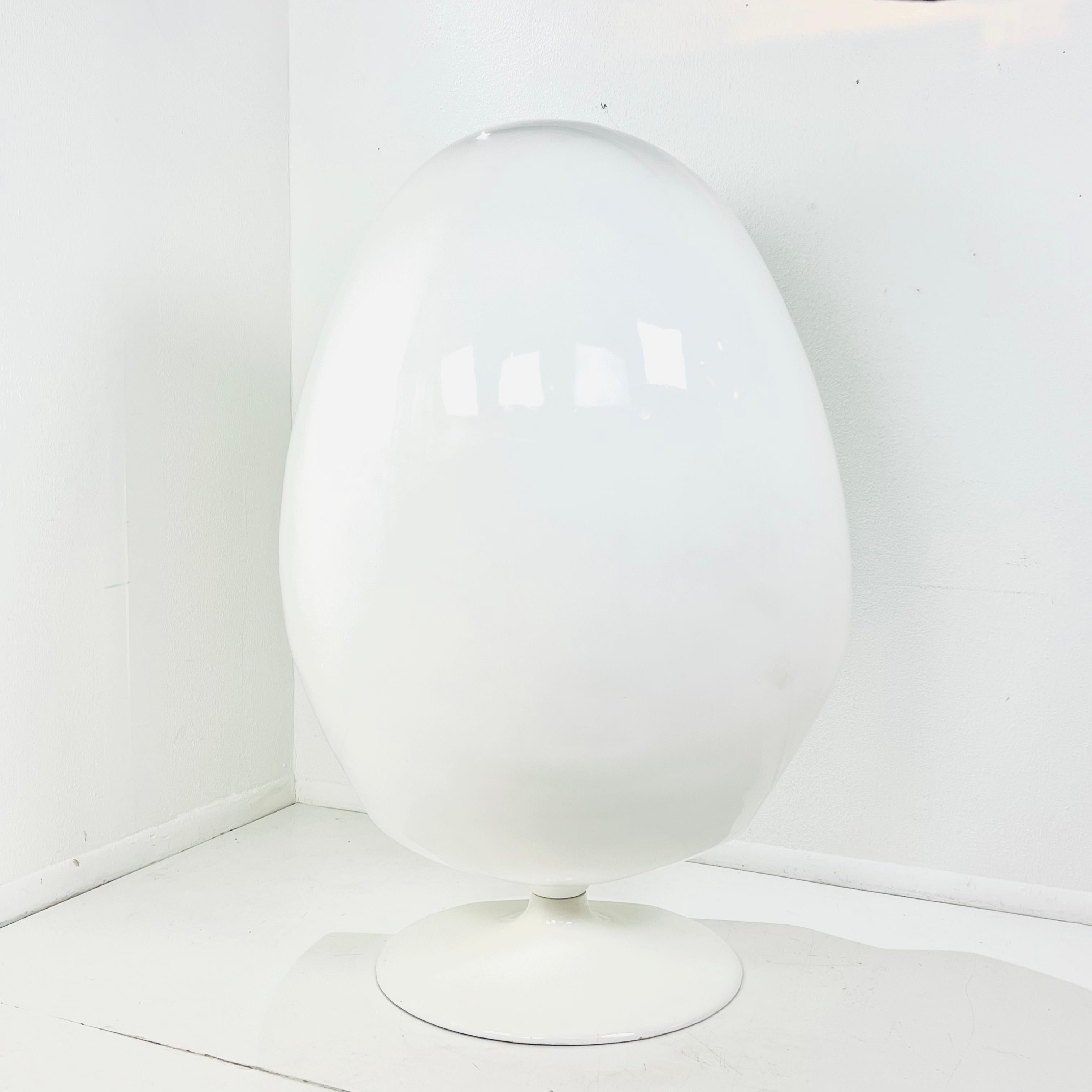 Alpha Egg Chair with Ottoman in the Style of Lee West For Sale 7