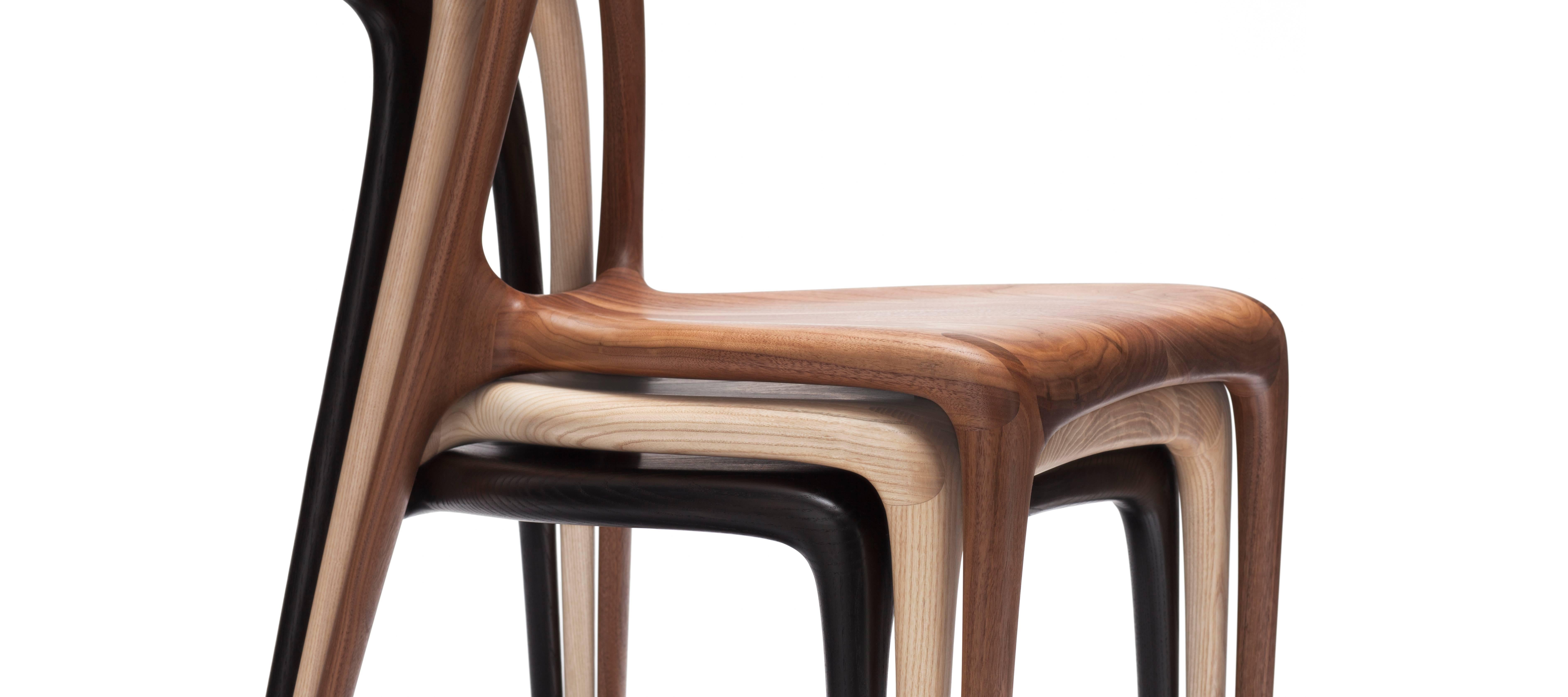 Chaise de salle à manger contemporaine empilable Alpha en chêne massif par Made in Ratio en vente 3