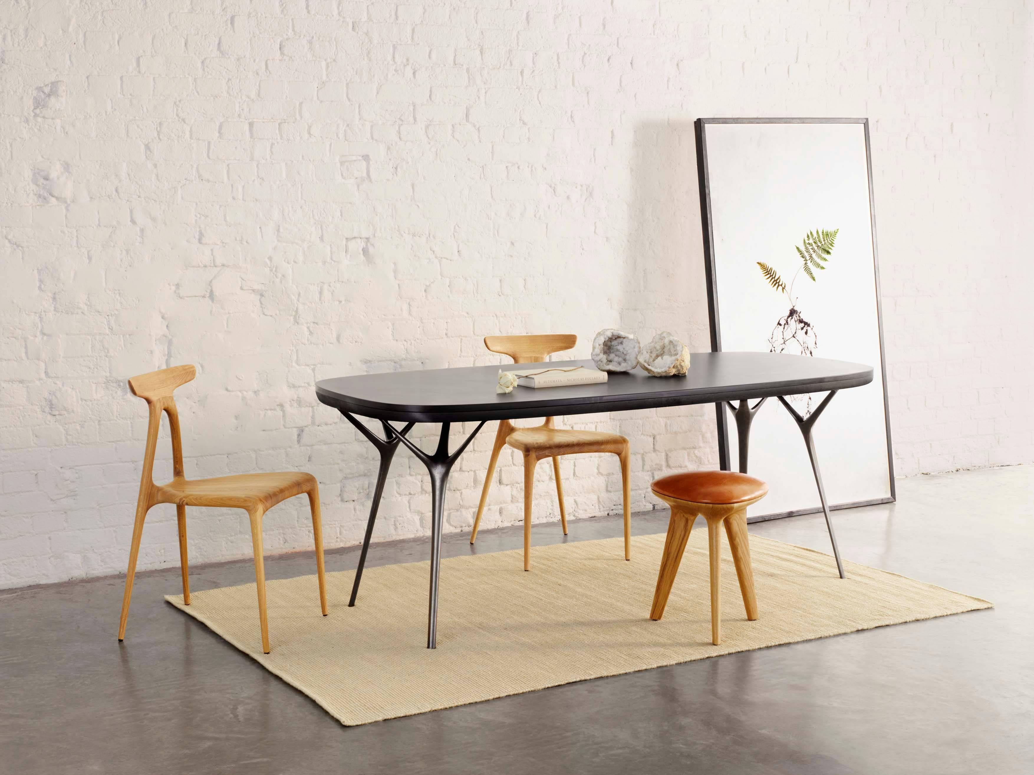 Alpha, Silla de comedor contemporánea apilable de roble macizo de Made in Ratio en Nuevo estado para la venta en London, GB