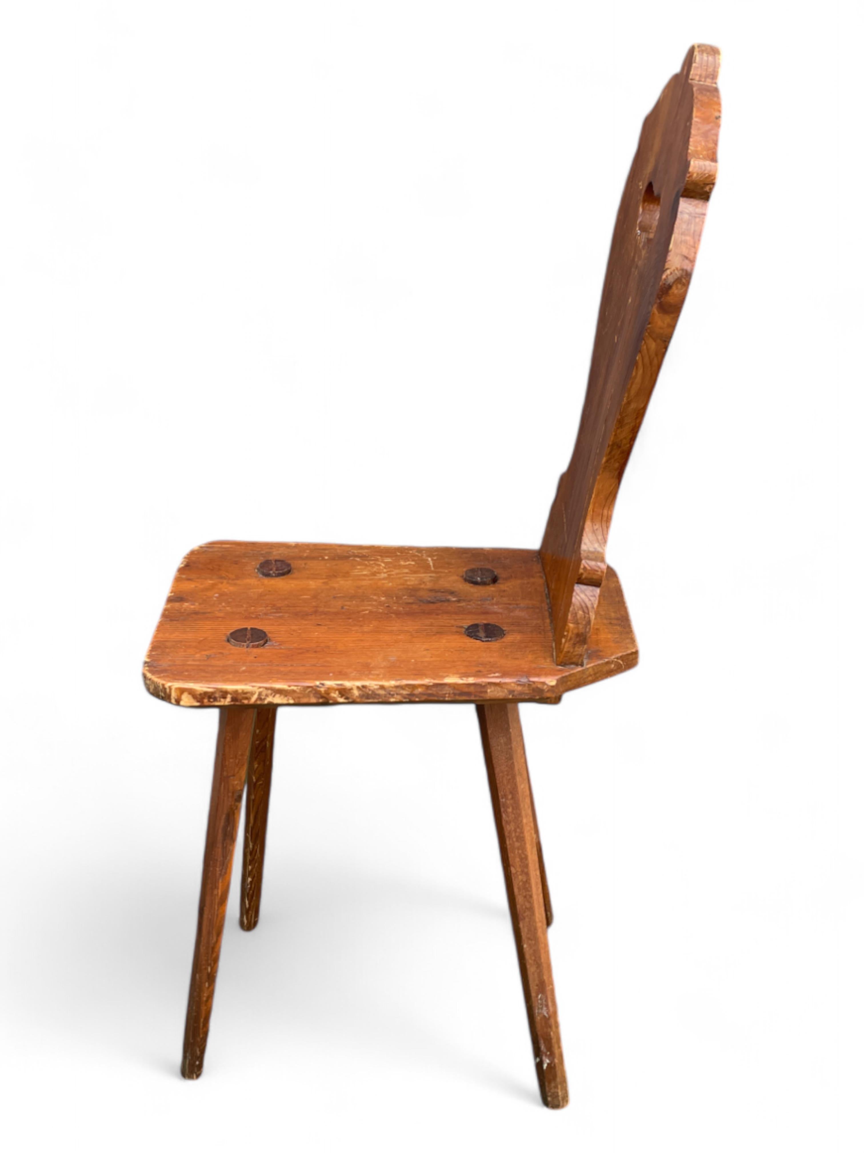 Alpine Stuhl aus Tannenholz im Angebot 1