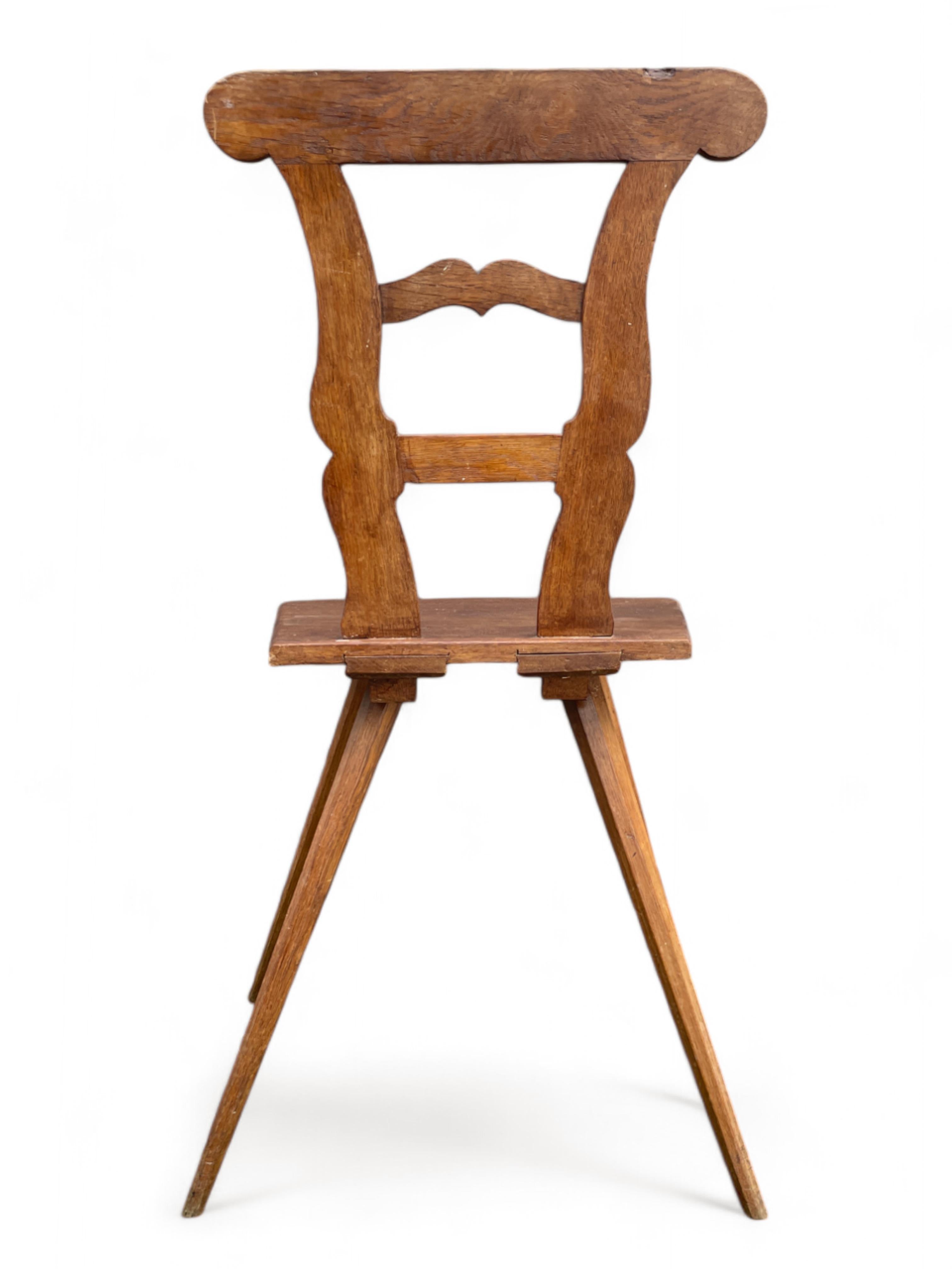 Alpine Stuhl aus Eichenholz (Rustikal) im Angebot