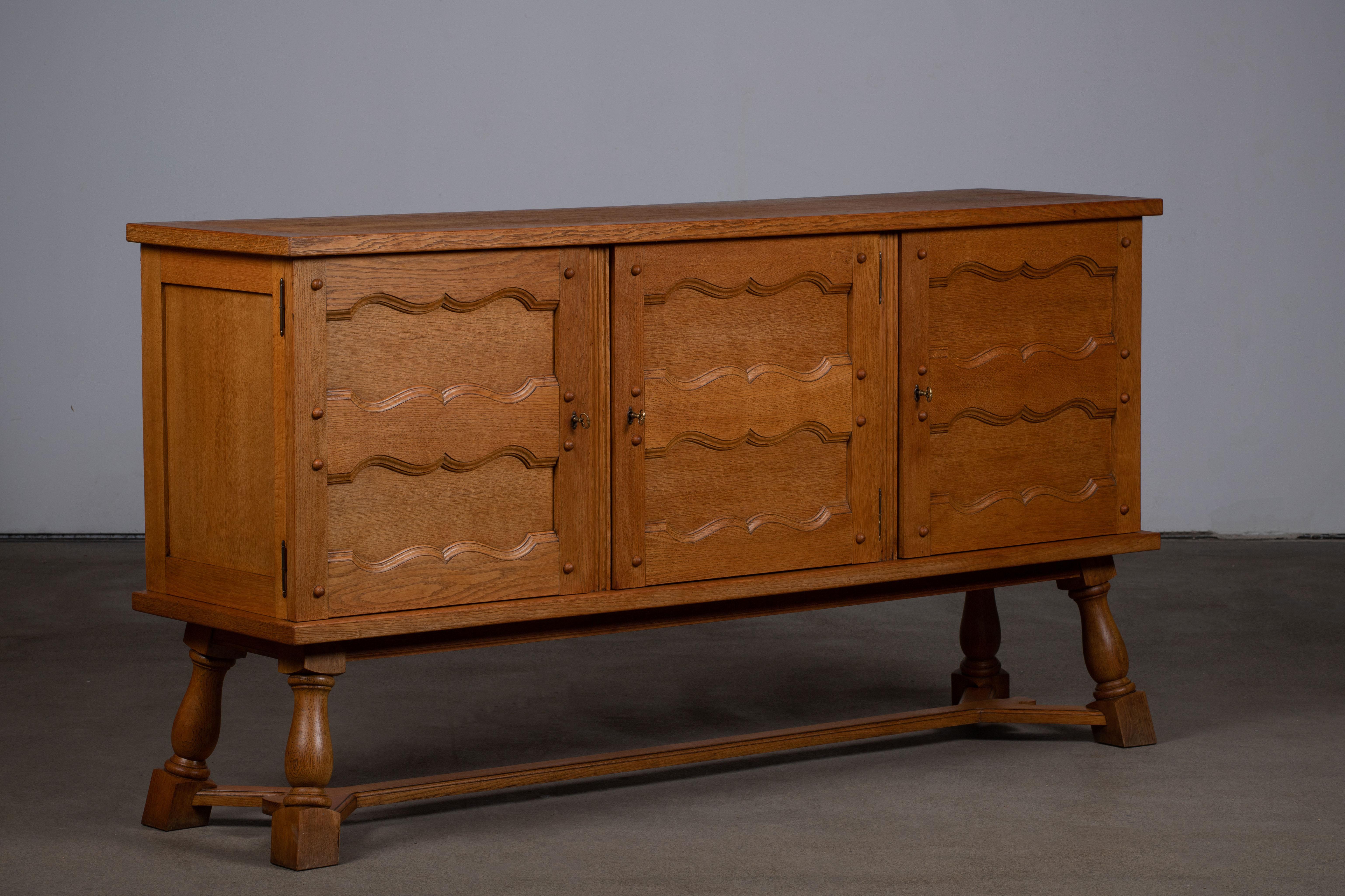 Alpine Chalet Chic Sideboard, France, 1960 3