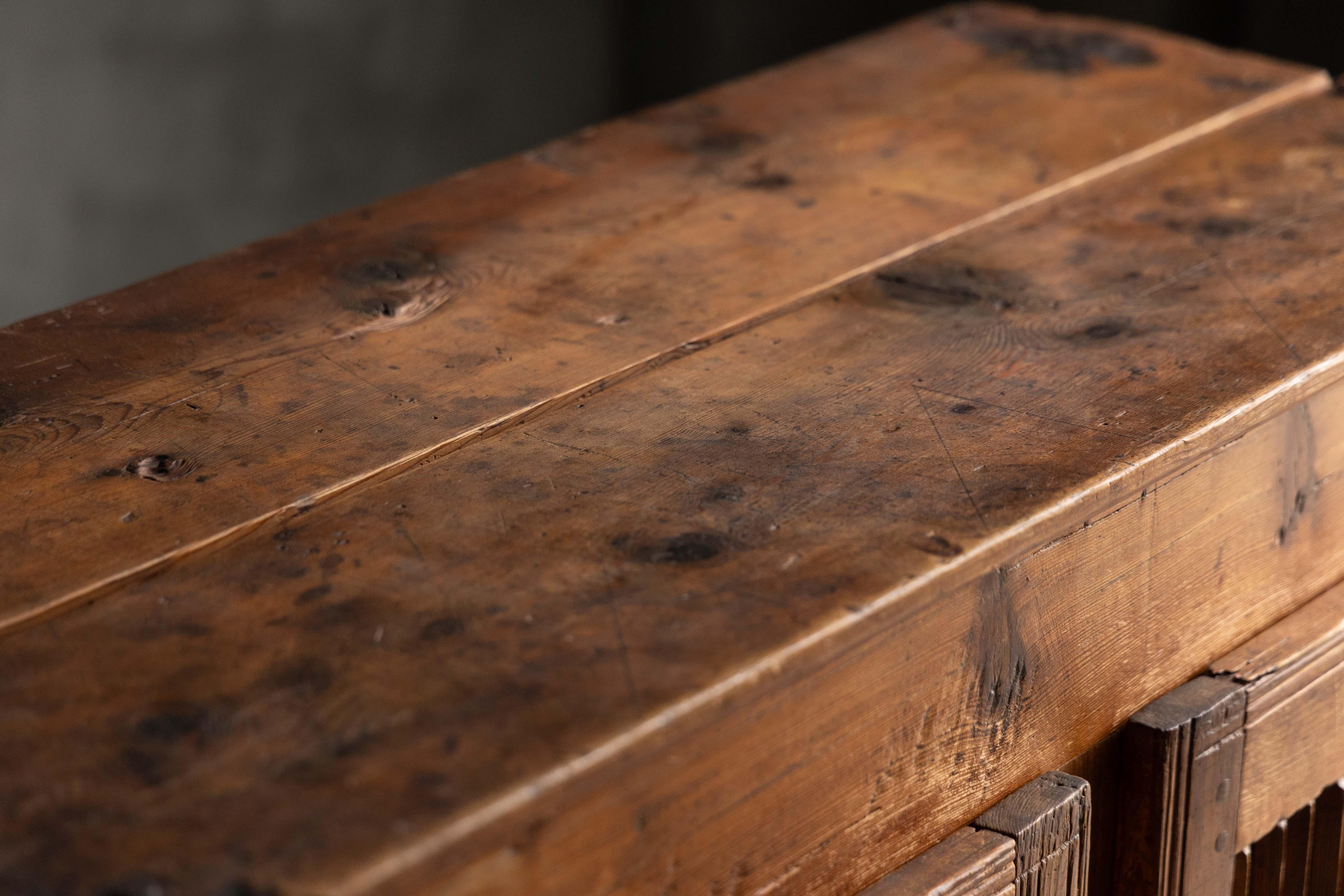Alpine Cheese Drying Cabinet or Tommière, France, 19th Century In Excellent Condition For Sale In Antwerp, BE