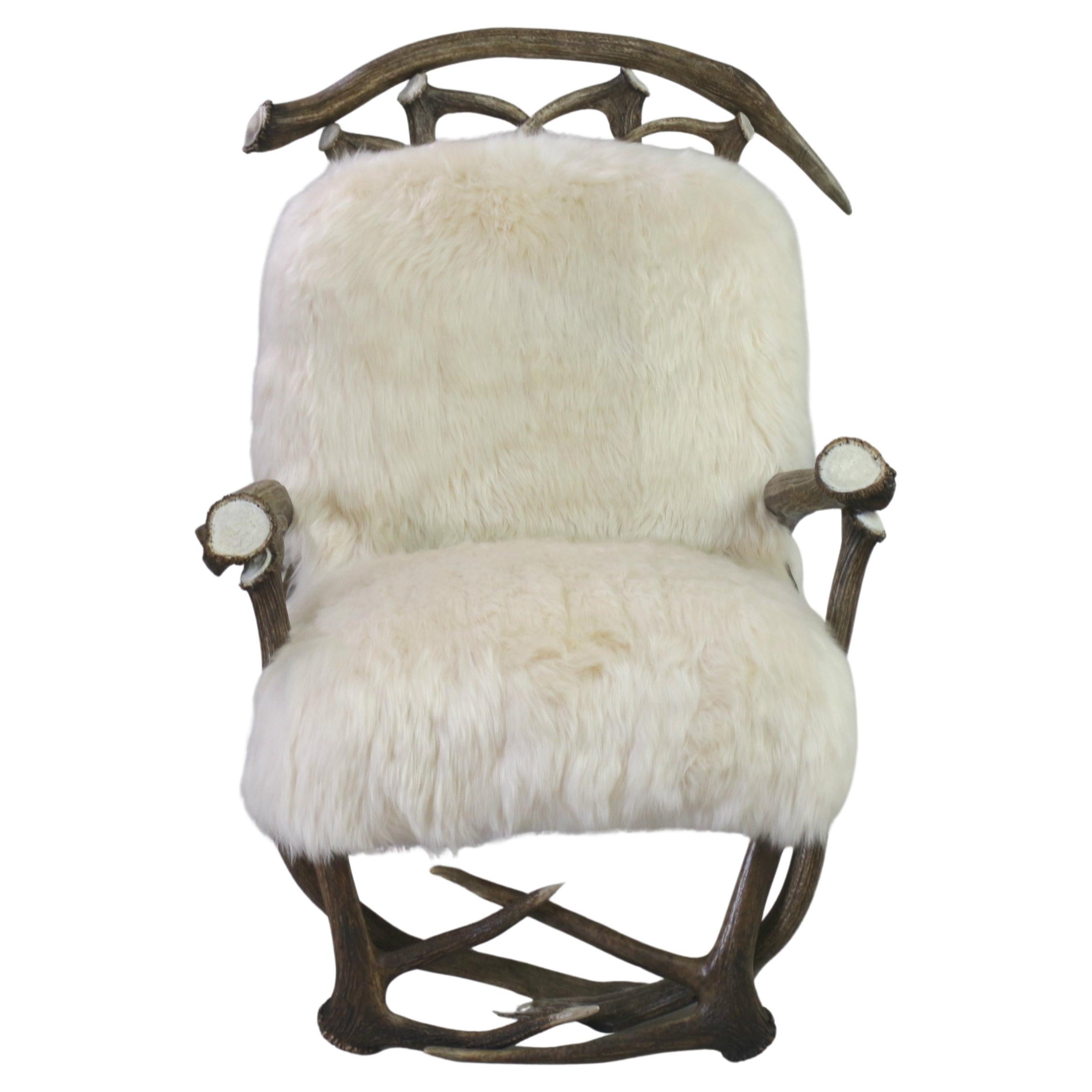 Alpine Elk Antler White Wool Chair by The Peak Antler im Angebot