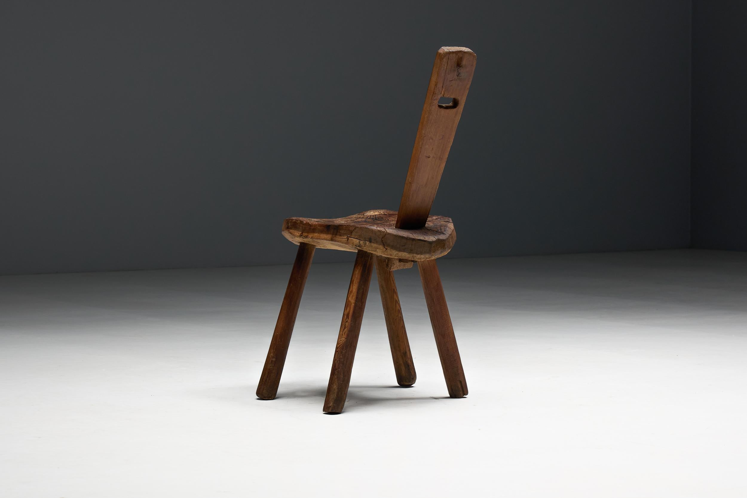 Chaise d'art populaire alpin, France, 19e siècle en vente 7