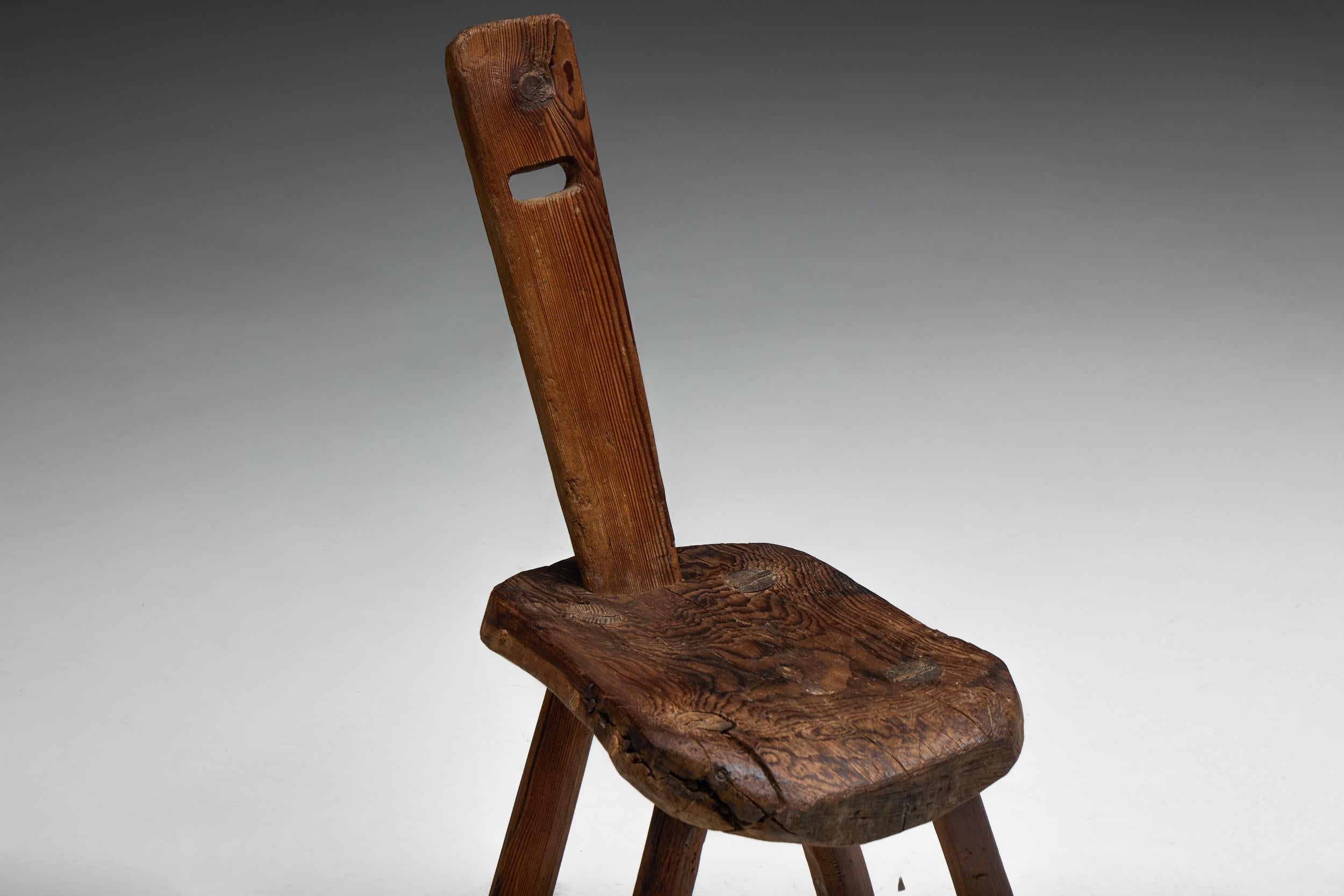 Chaise d'art populaire alpin, France, 19e siècle en vente 8