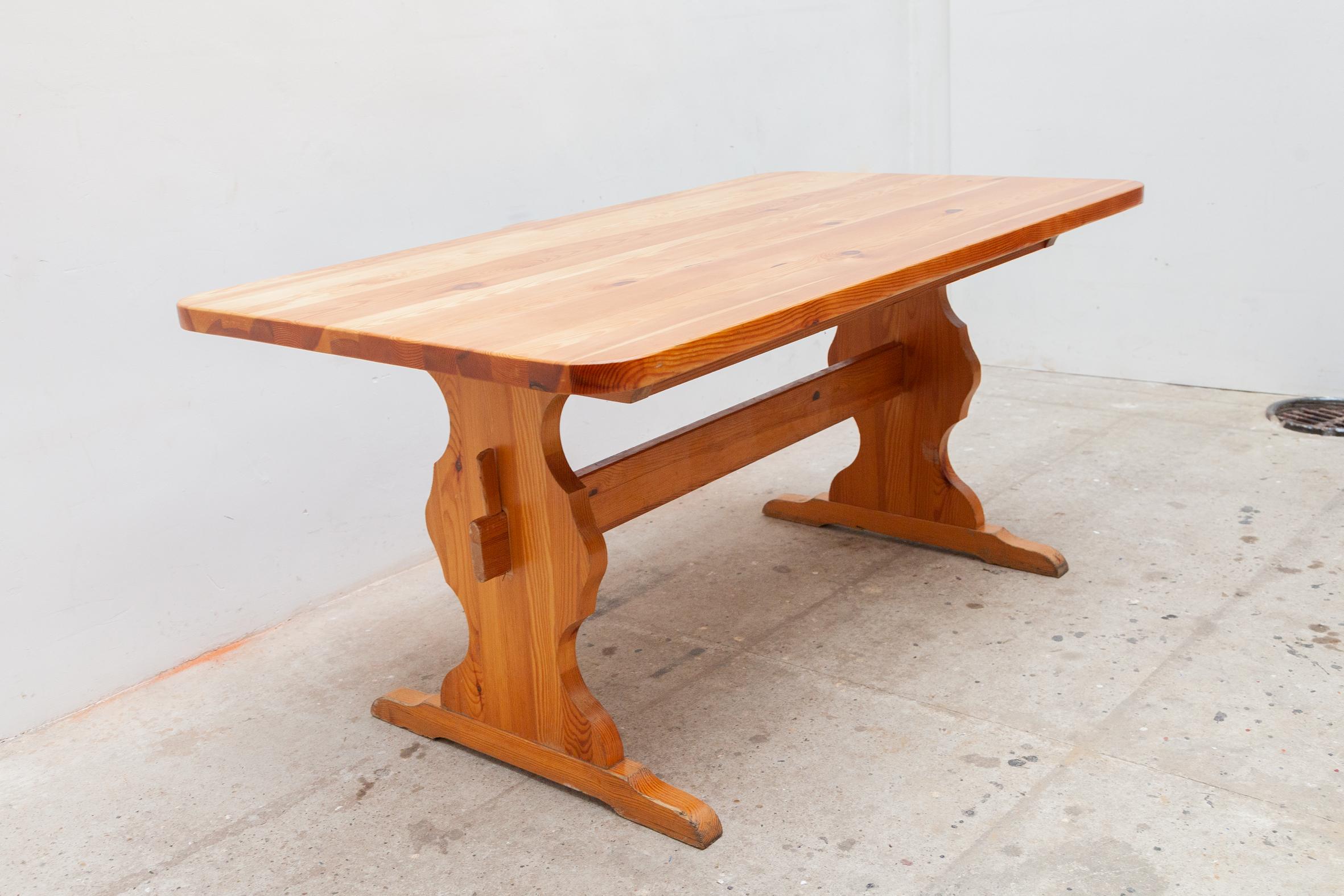 Solid pine wood dining table in the style of Charlotte Perriand. Made in Belgium in the early 60's. The tables are handmade in solid pine gives them their rustic character with a beautiful patina and grain.
6 tables available, price is for 1 table.