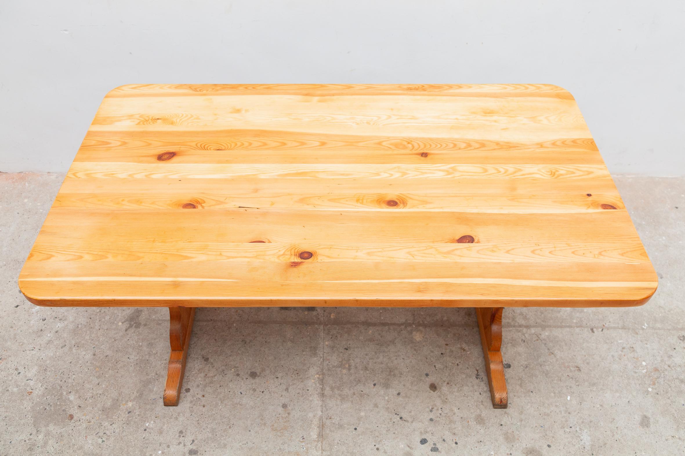 Pine Alpine-Inspired Brutalist Dining Table in Style of Charlotte Perriand, 1960s For Sale