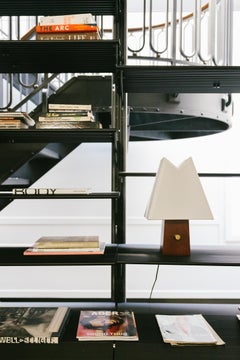 Lampe de bureau alpine en acajou par ASTRAEUS CLARKE