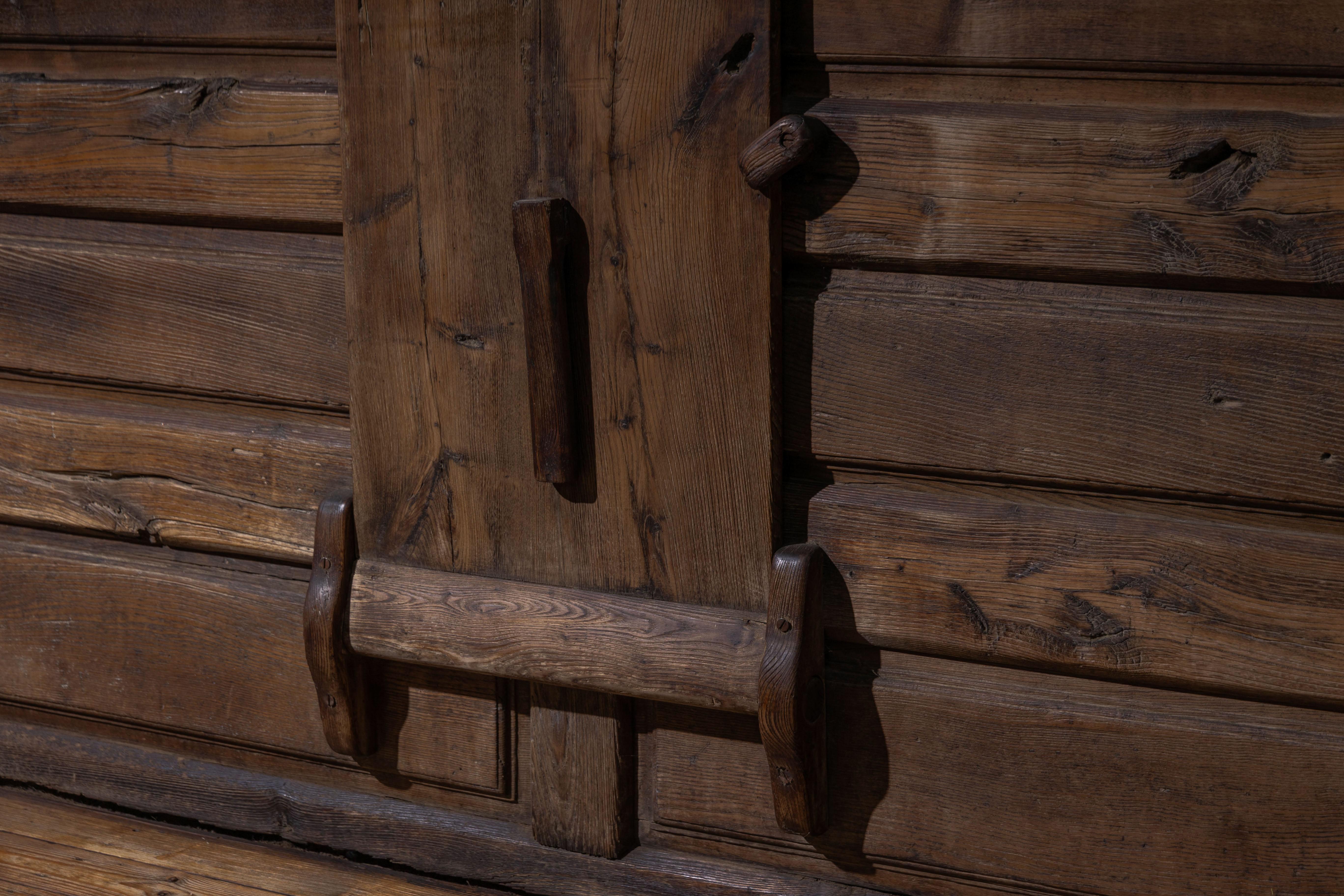 Banc monastère alpine avec table pliante, France, 19ème siècle en vente 4