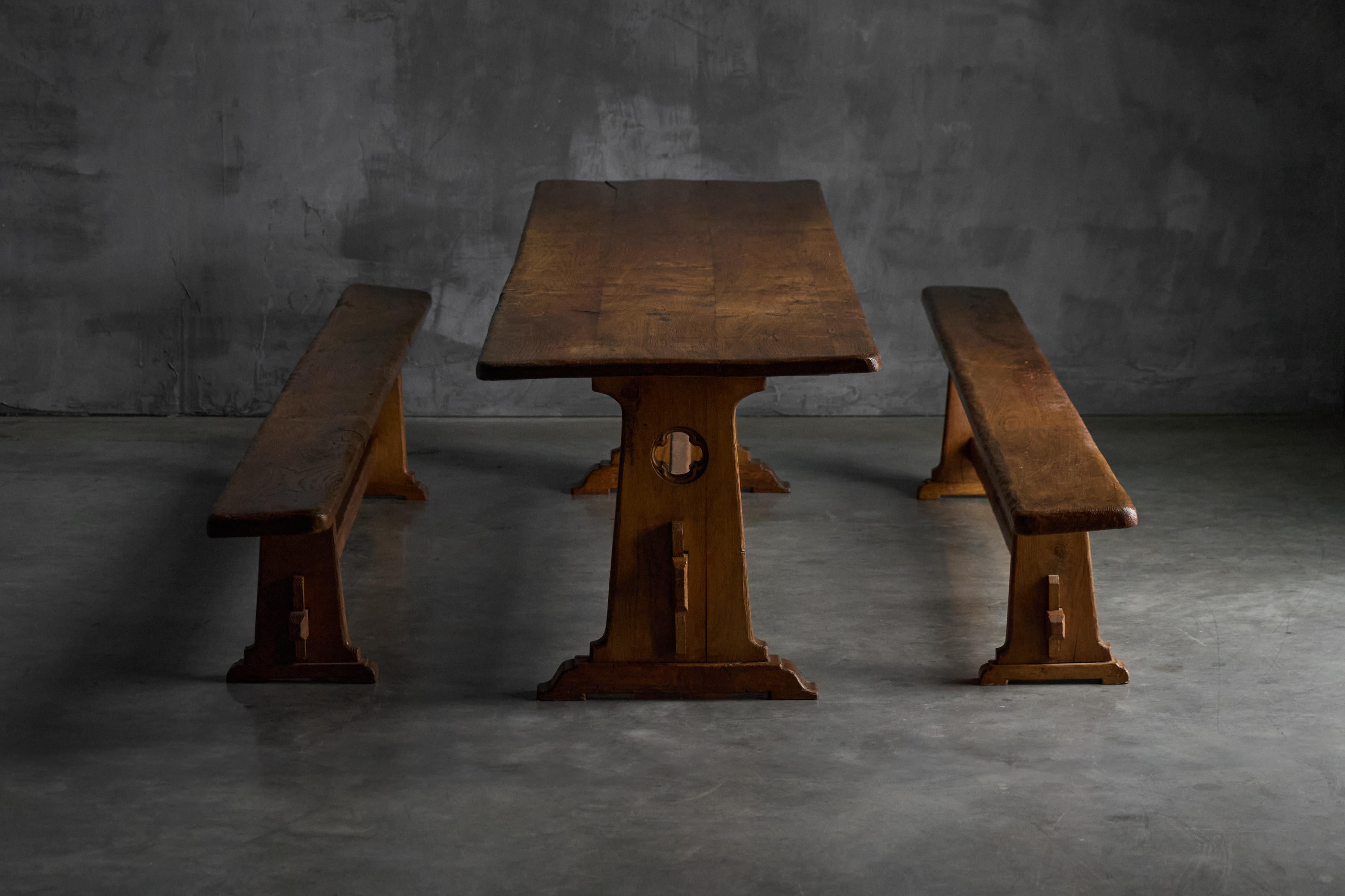 Juego de comedor rústico alpino, Francia, mediados del siglo XX Francés en venta