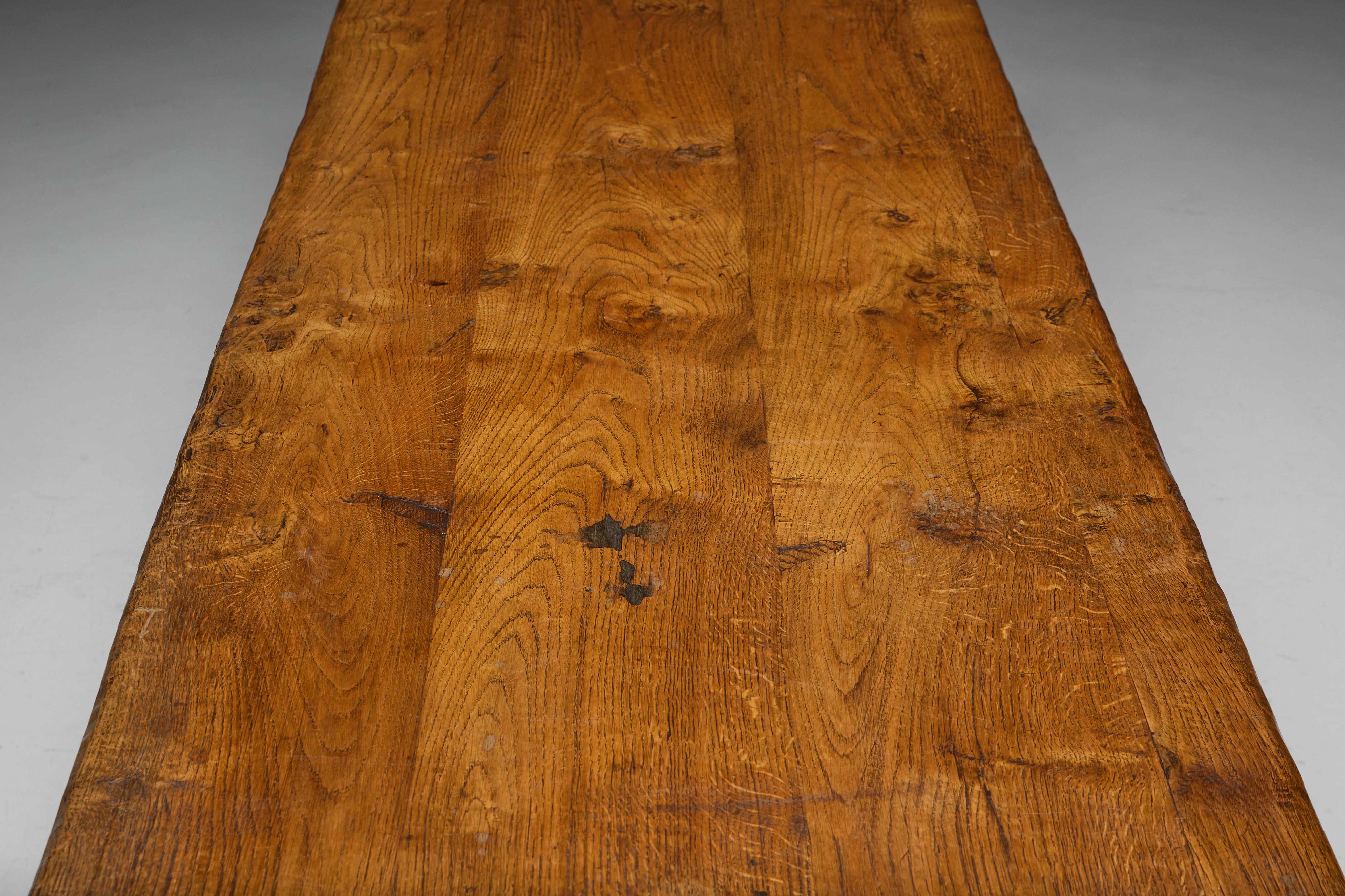Mesa de comedor rústica alpina, Francia, mediados del siglo XX en venta 6