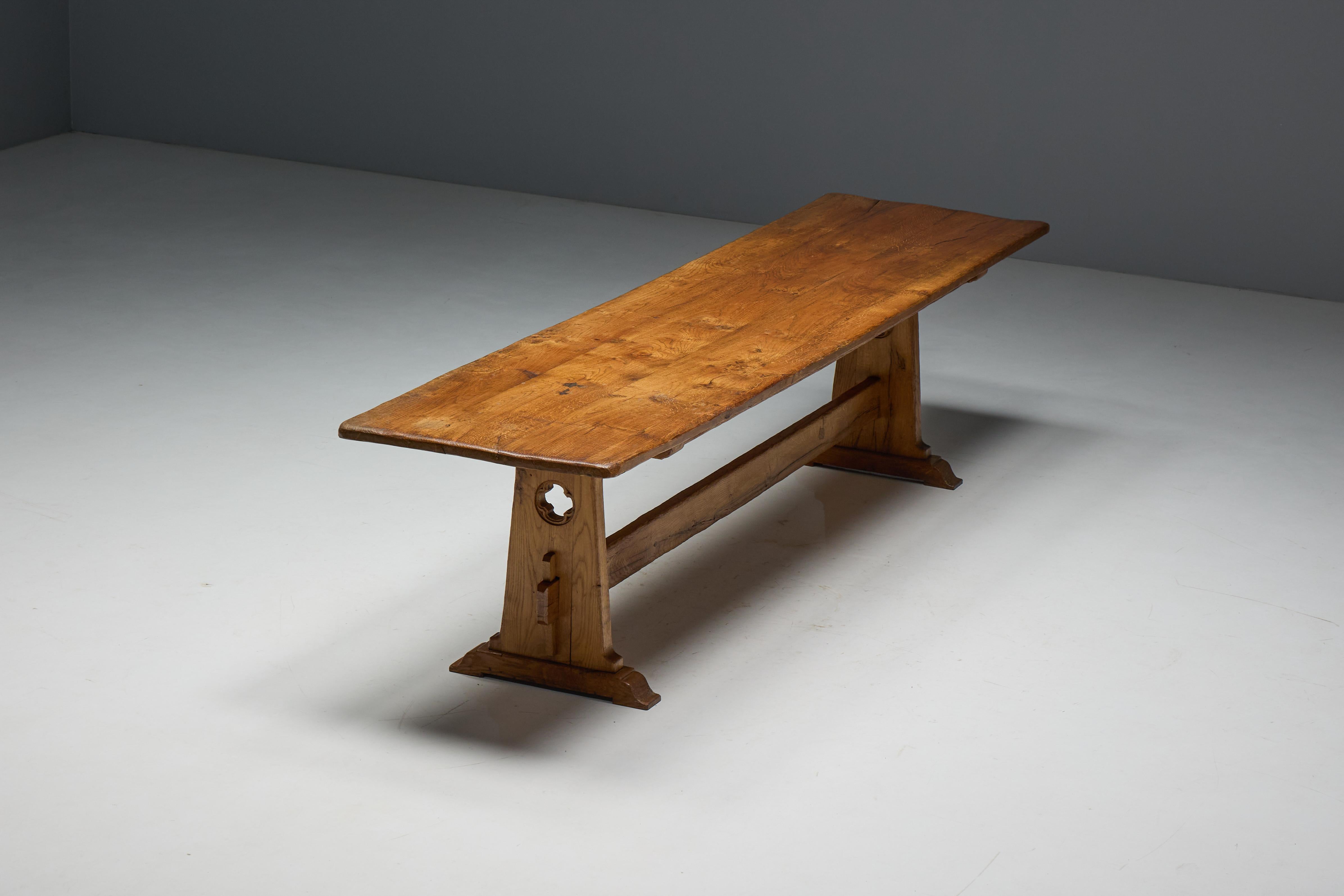 Mesa de comedor rústica alpina, Francia, mediados del siglo XX en venta 8