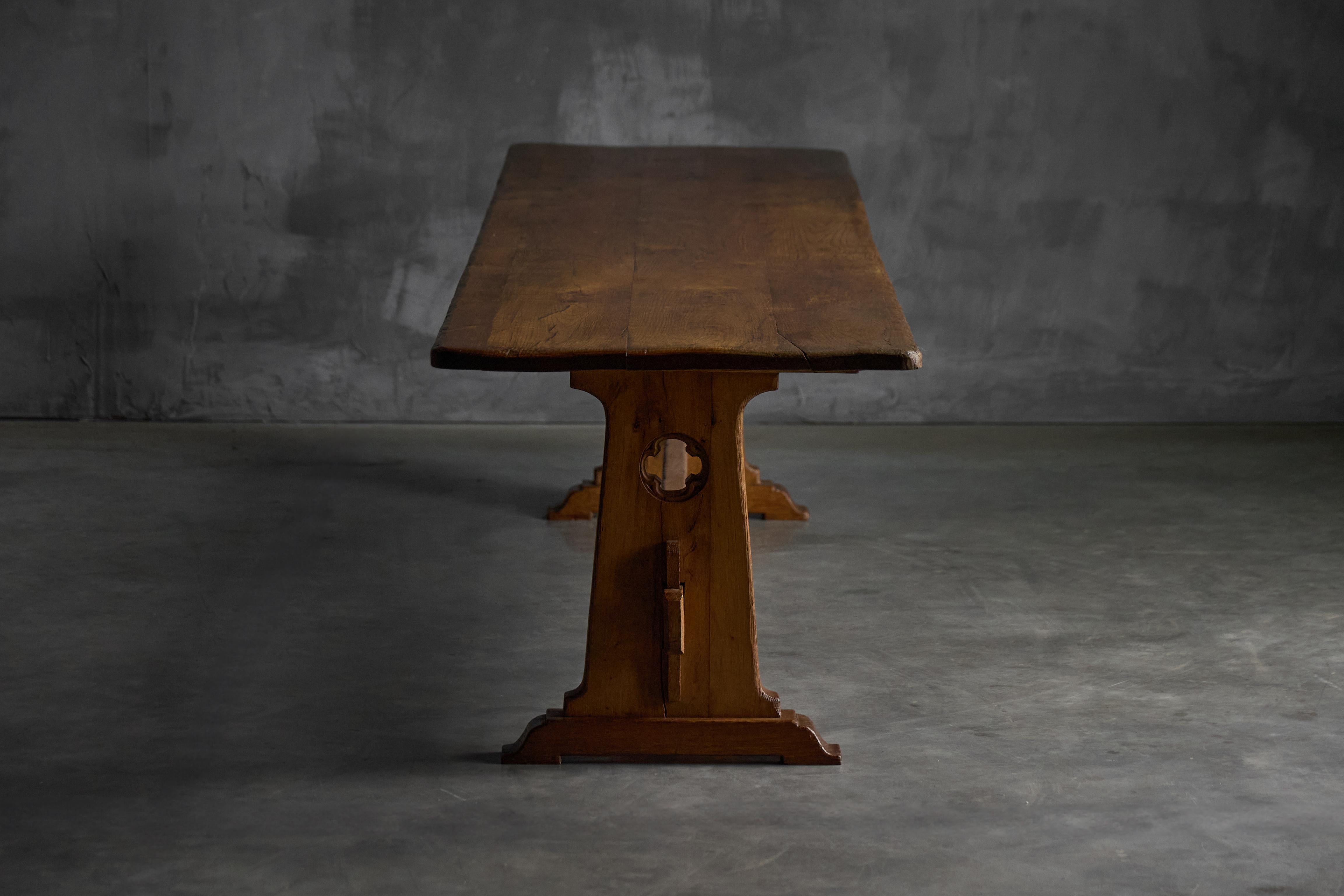 Mesa de comedor rústica alpina, Francia, mediados del siglo XX en Excelente estado para la venta en Antwerp, BE