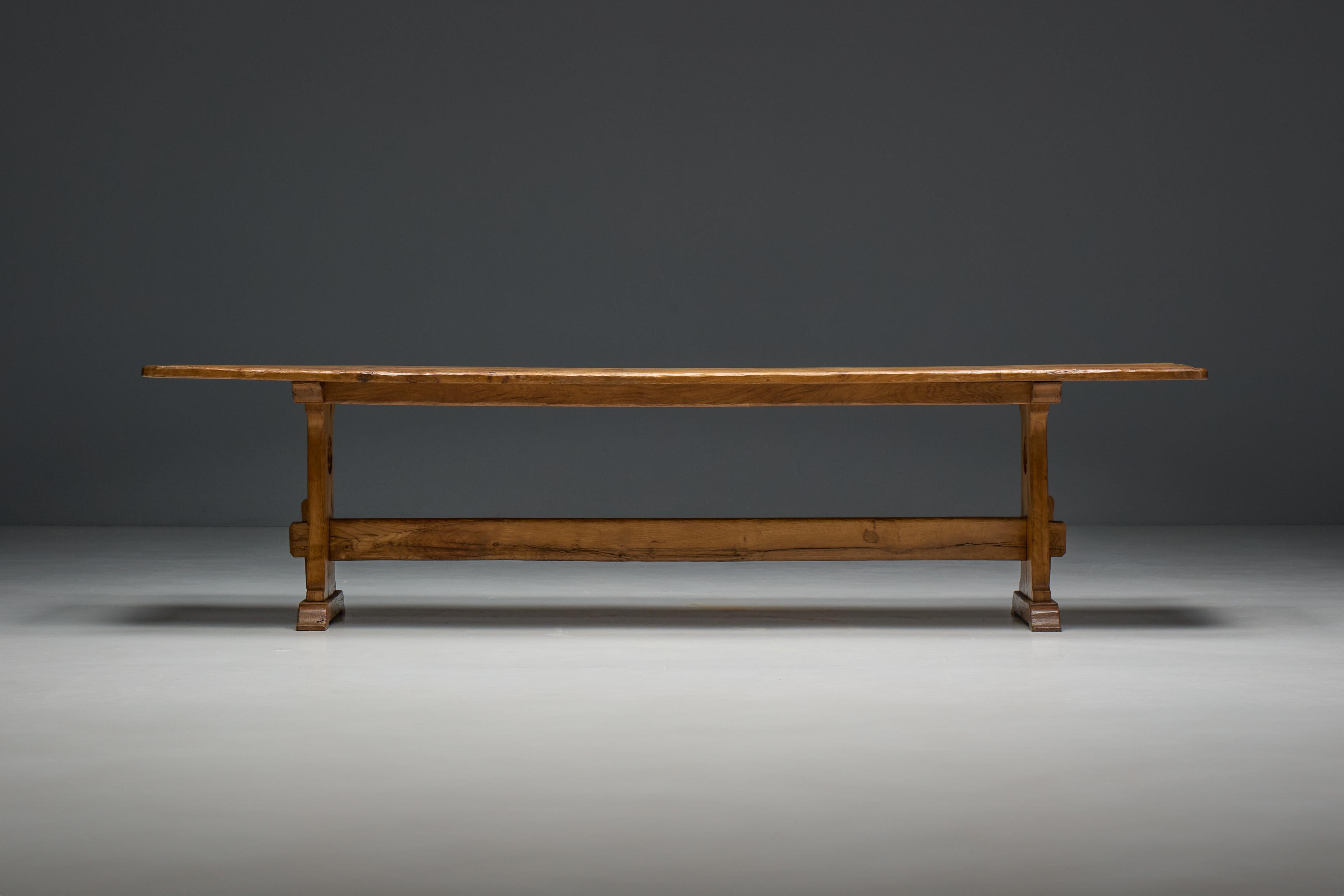 Mesa de comedor rústica alpina, Francia, mediados del siglo XX en venta 1